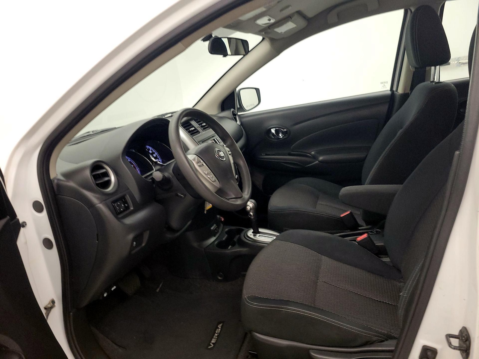 2017 Nissan Versa Sedan SV - Photo 12