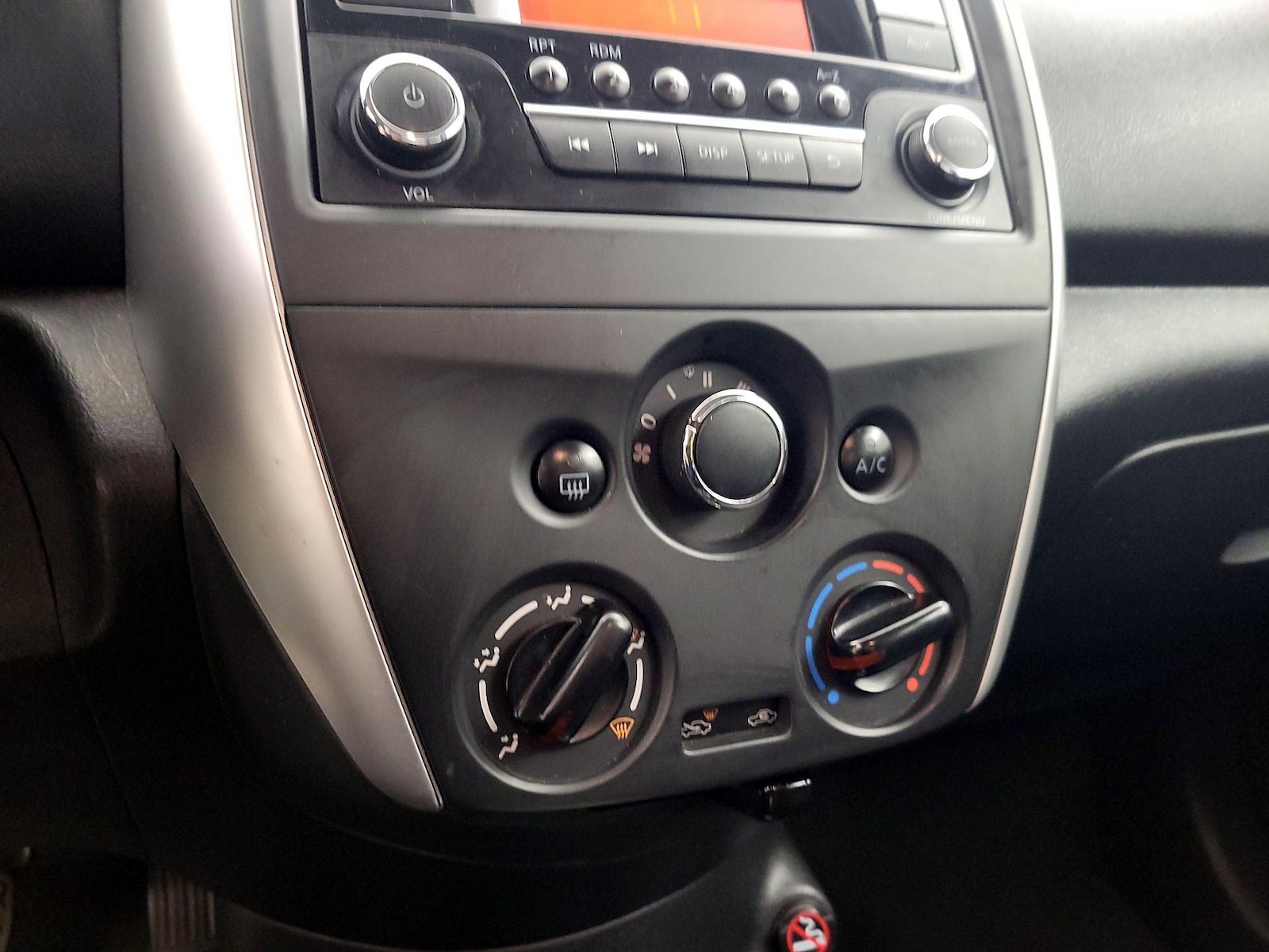 2017 Nissan Versa Sedan SV - Photo 17