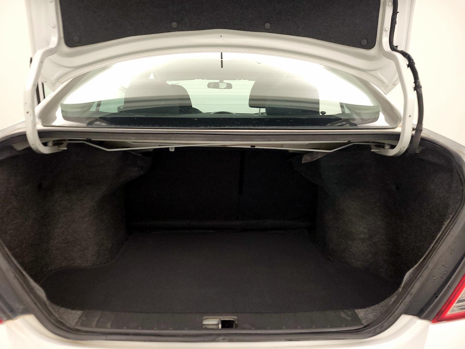 2017 Nissan Versa Sedan SV - Photo 21