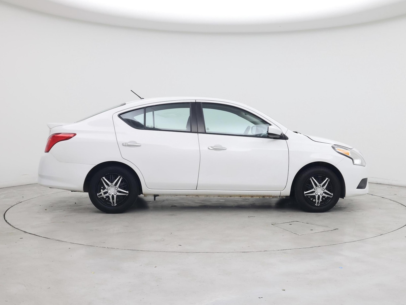 2017 Nissan Versa Sedan SV - Photo 8