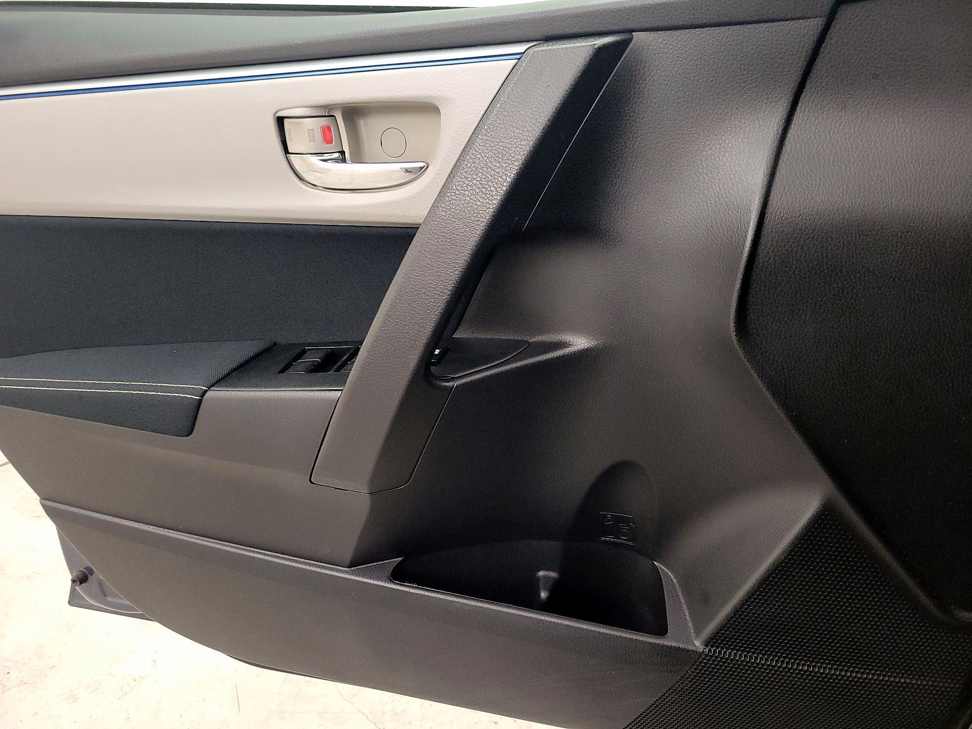 Thumbnail: 2016 Toyota Corolla - 12