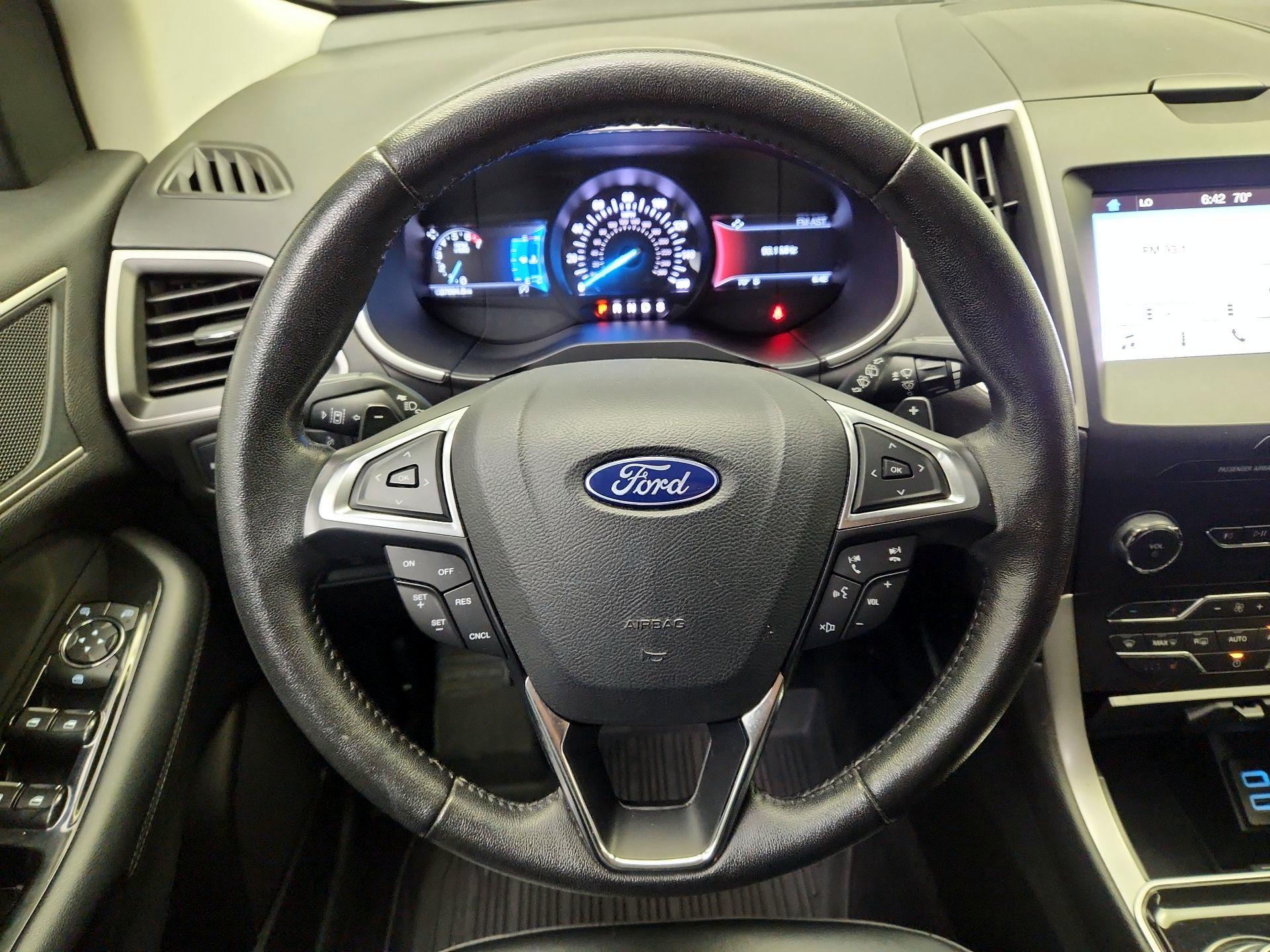 Thumbnail: 2019 Ford Edge - 10