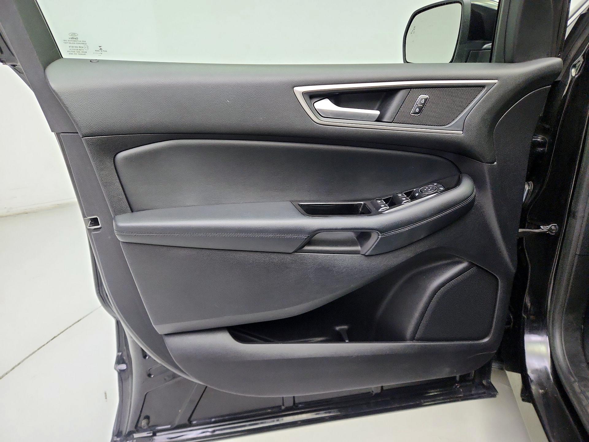 Thumbnail: 2019 Ford Edge - 12