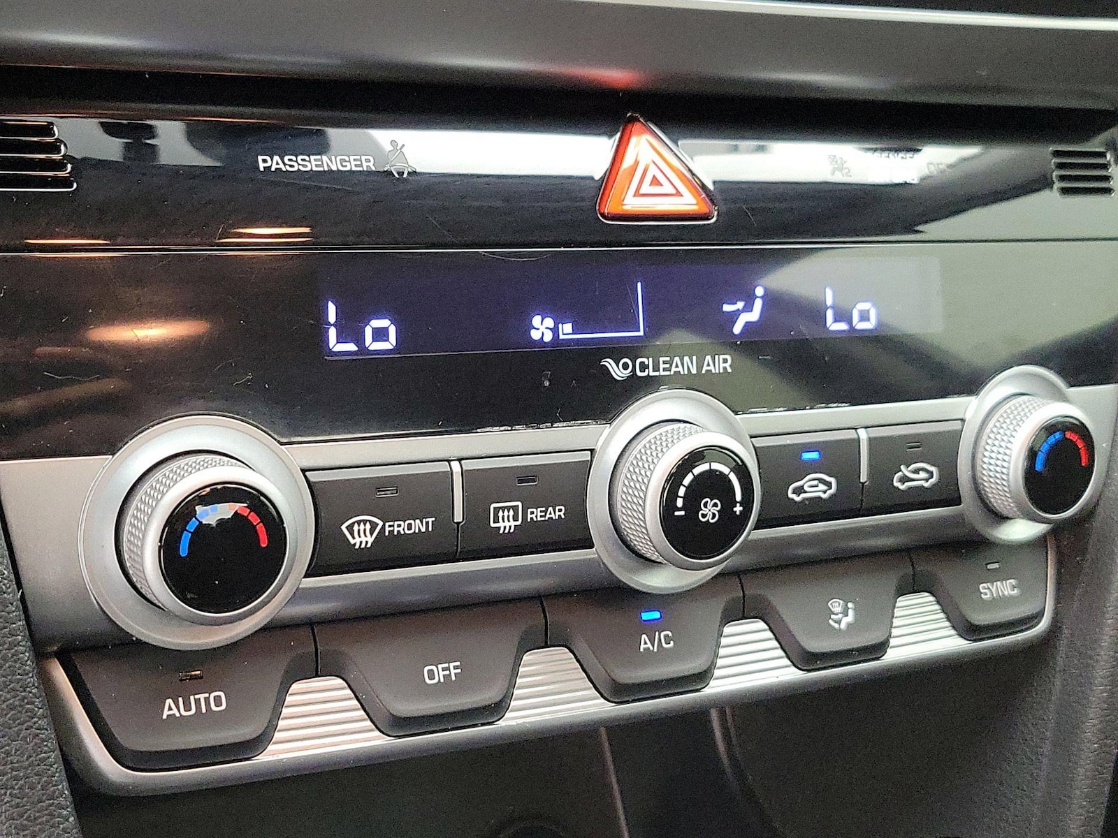 2020 Hyundai Elantra SEL - Photo 17