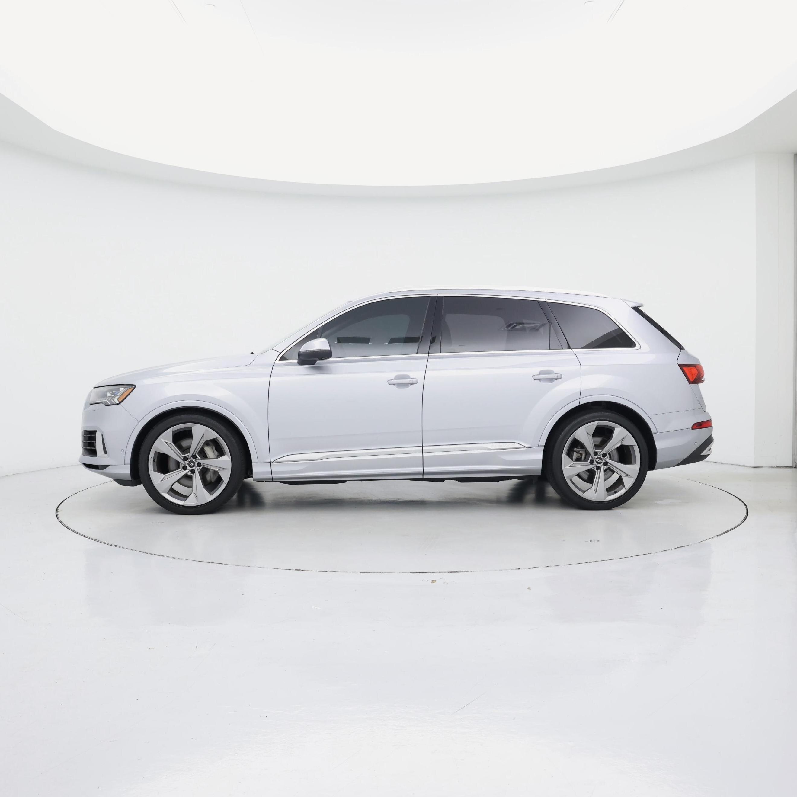 Thumbnail: 2021 Audi Q7 - 3