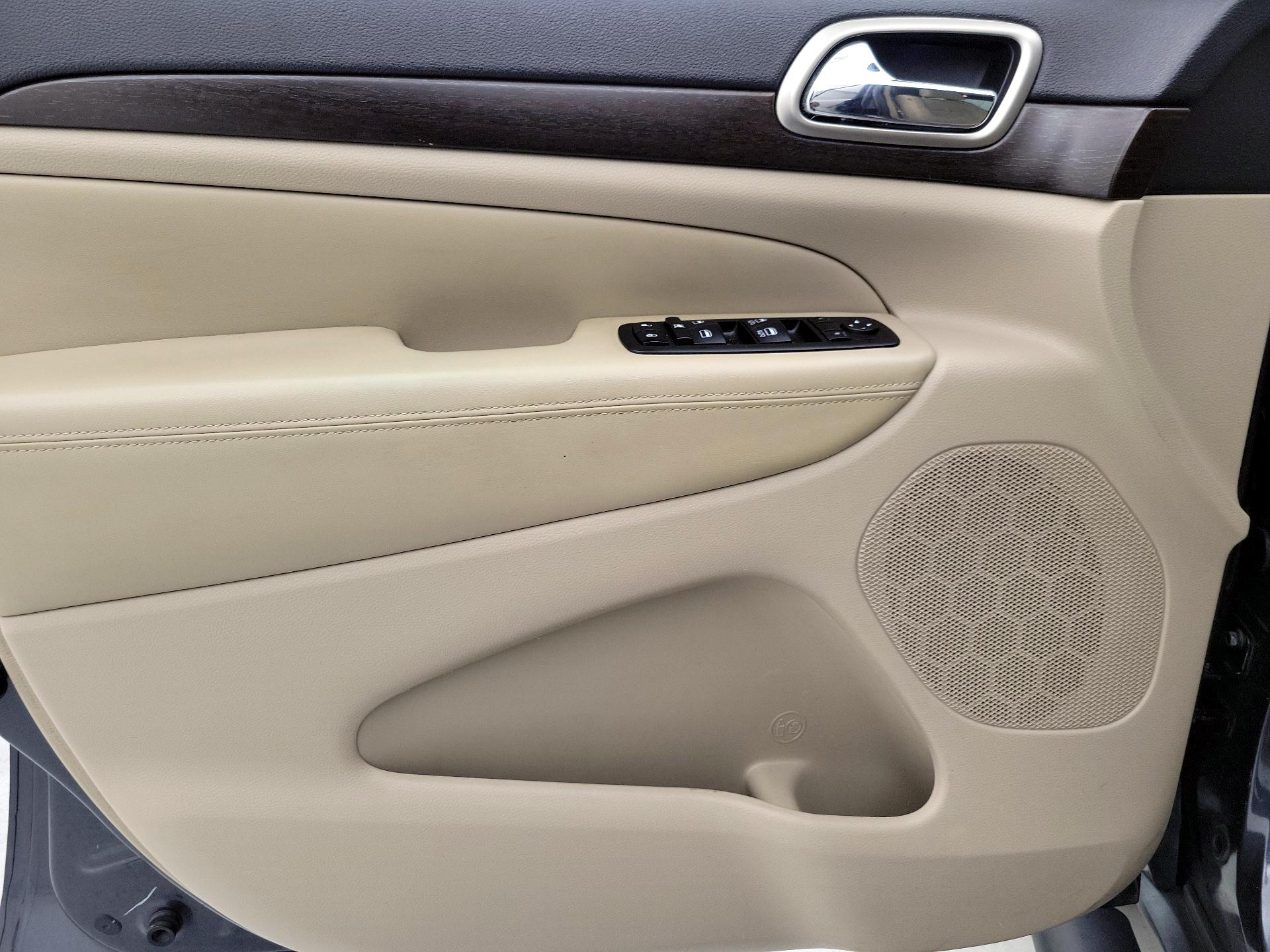 Thumbnail: 2014 Jeep Grand Cherokee - 12