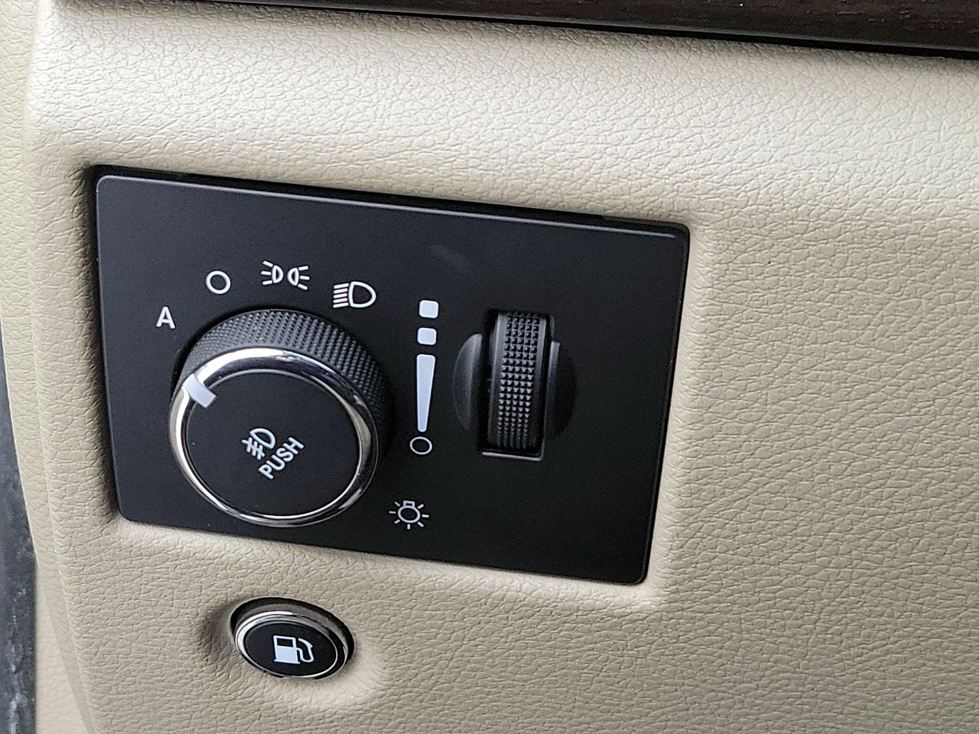 Thumbnail: 2014 Jeep Grand Cherokee - 13