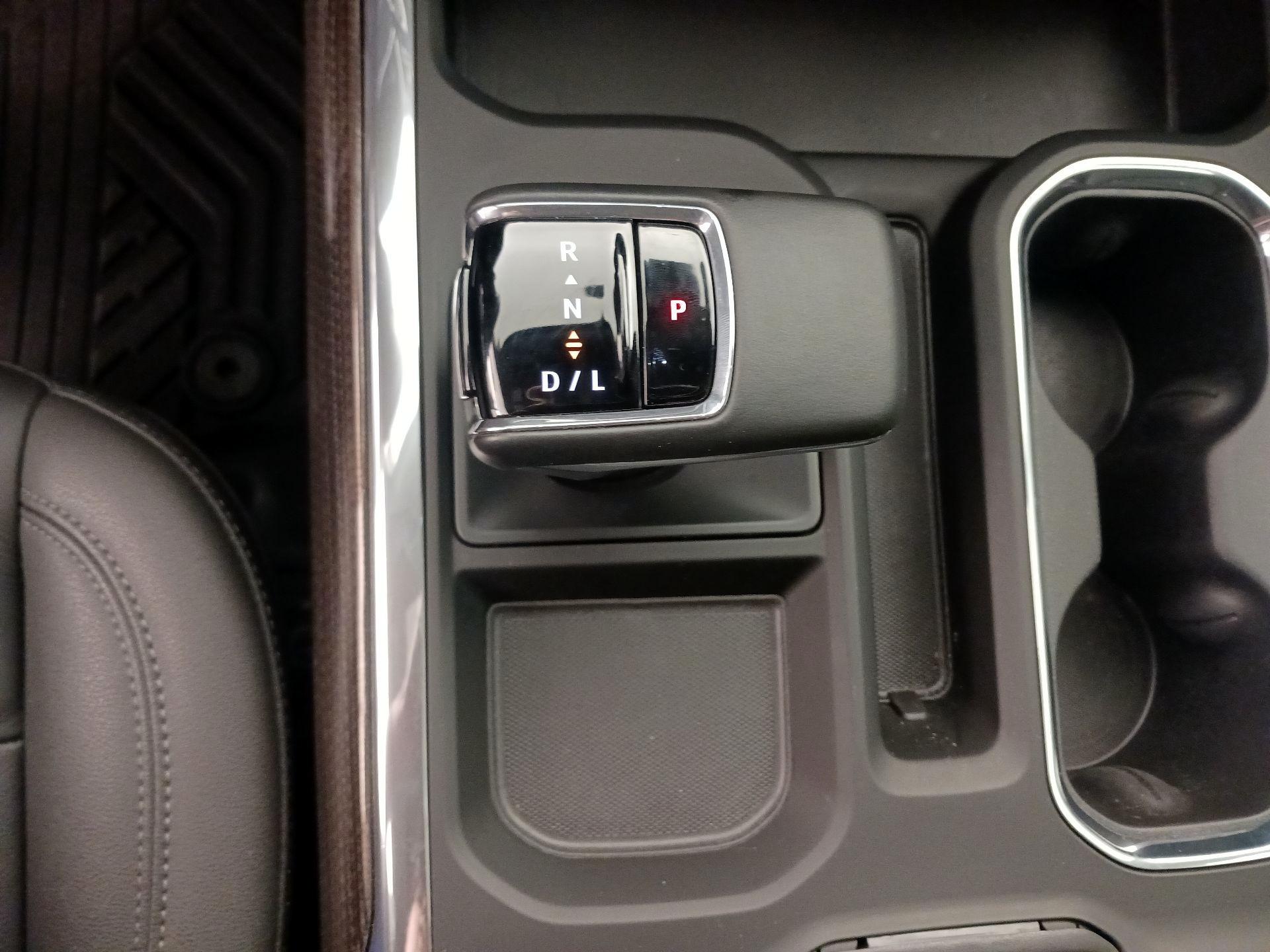 Thumbnail: 2025 Chevrolet Silverado 1500 - 18