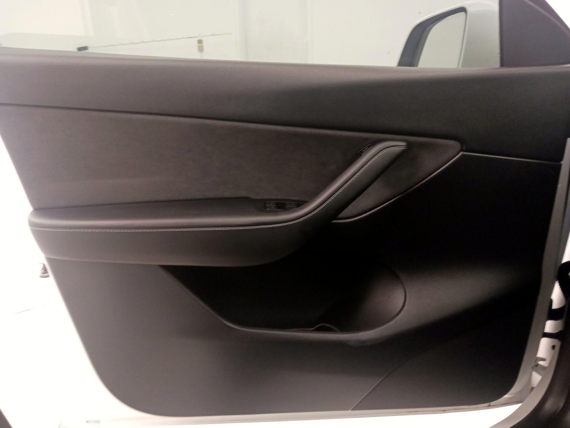 Thumbnail: 2022 Tesla Model Y - 12