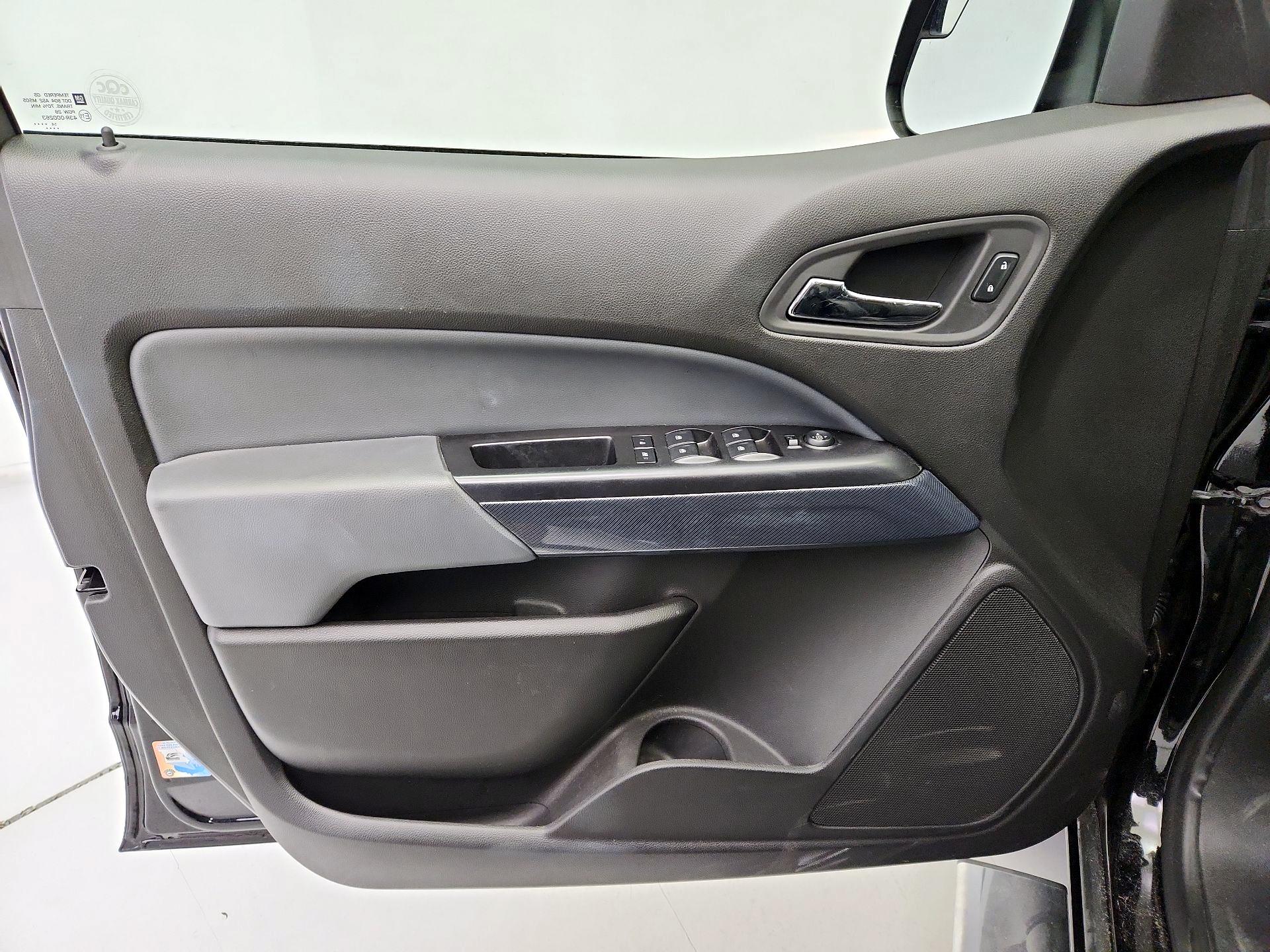 Thumbnail: 2015 Chevrolet Colorado - 12