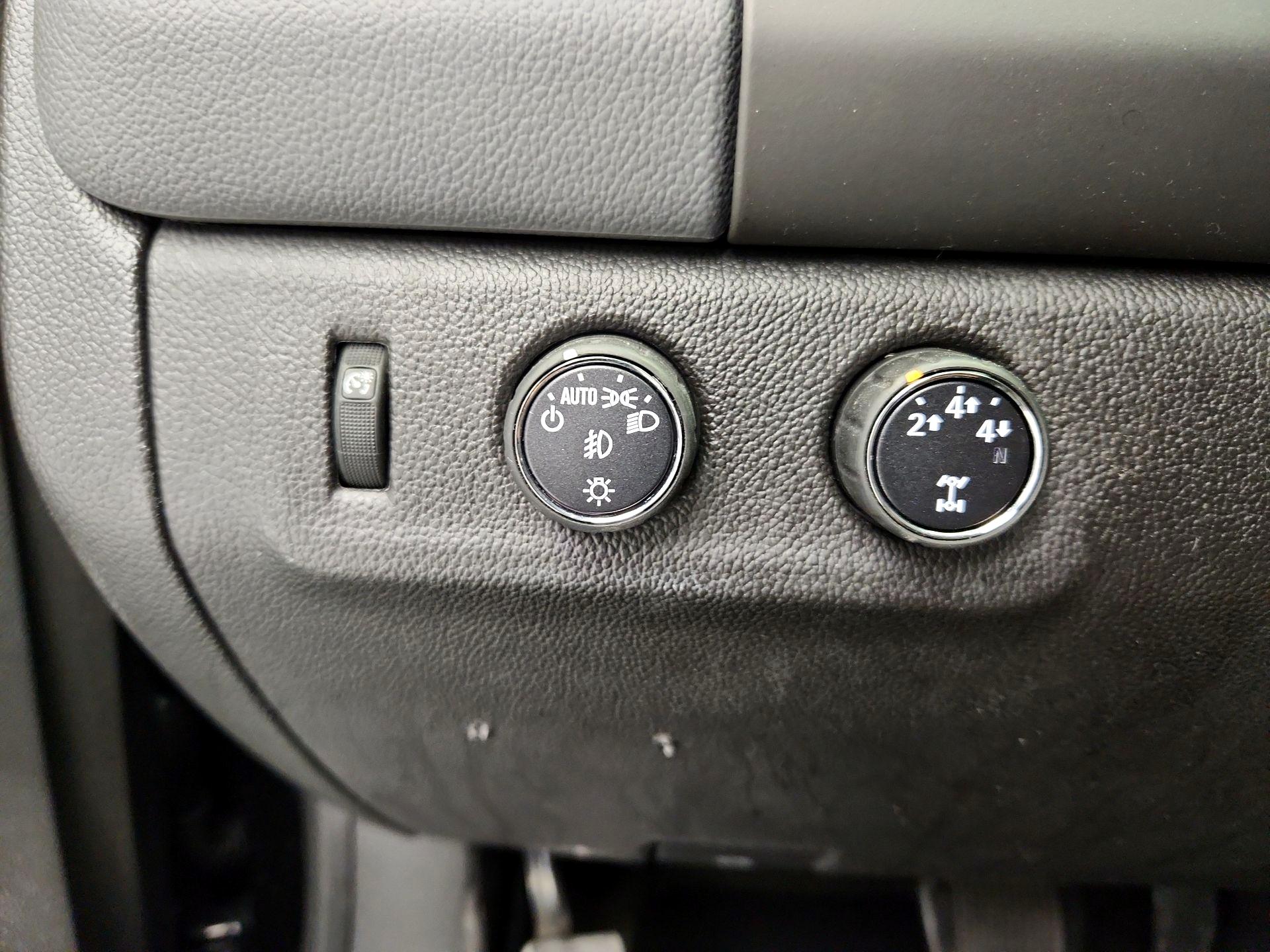 Thumbnail: 2015 Chevrolet Colorado - 13