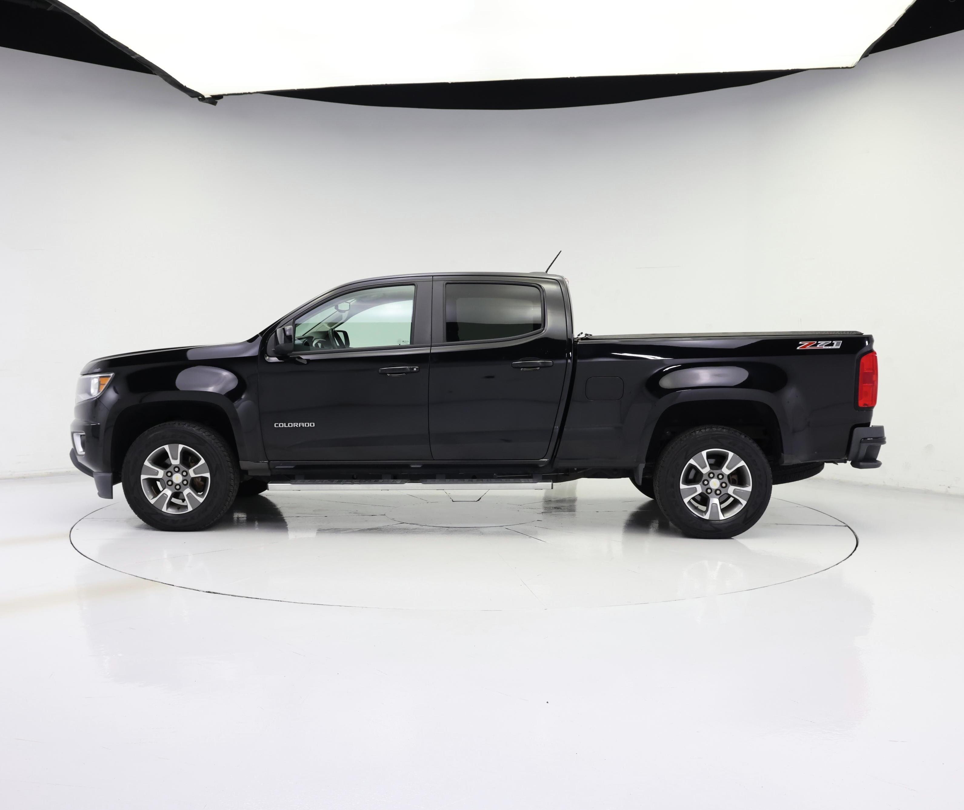 Thumbnail: 2015 Chevrolet Colorado - 3
