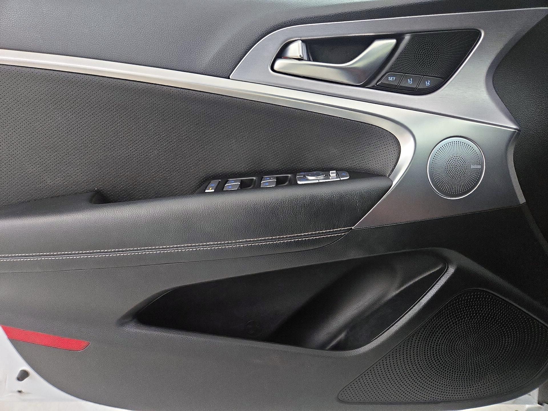 Thumbnail: 2020 Genesis G70 - 12