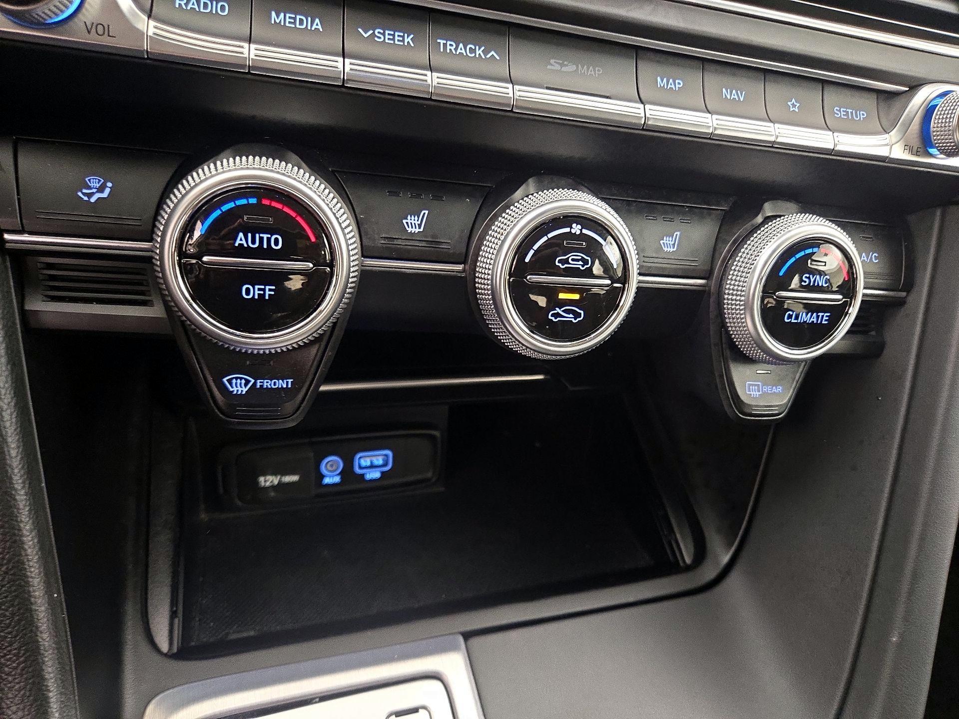 Thumbnail: 2020 Genesis G70 - 17