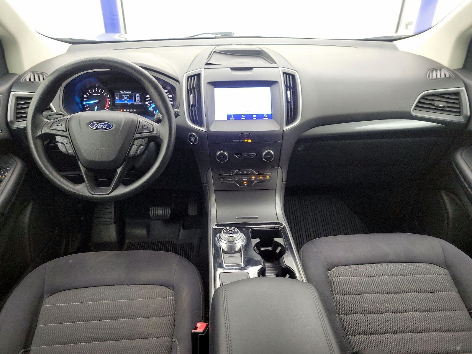2020 Ford Edge SE - Photo 10