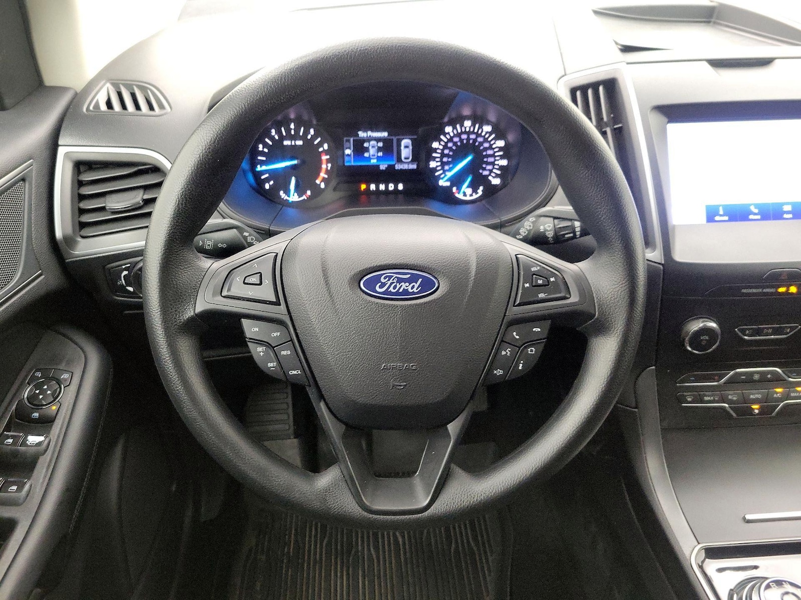 2020 Ford Edge SE - Photo 11