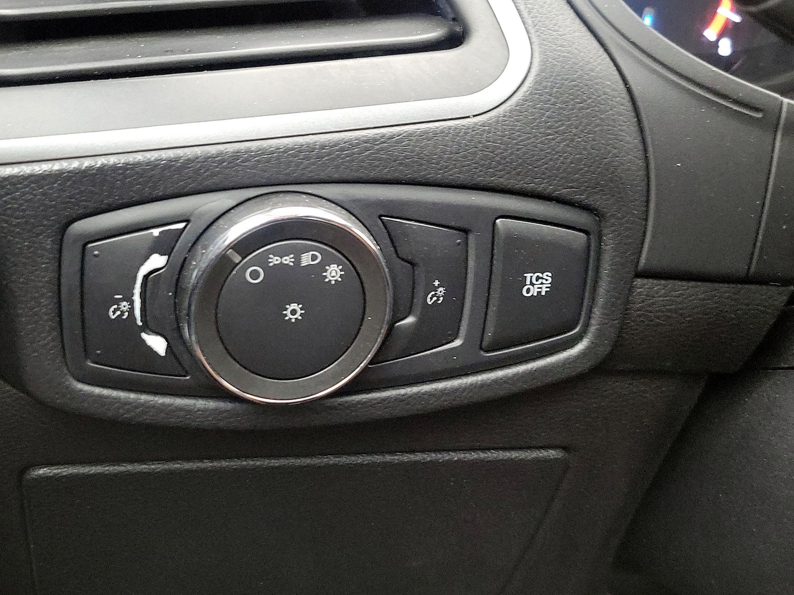 2020 Ford Edge SE - Photo 14