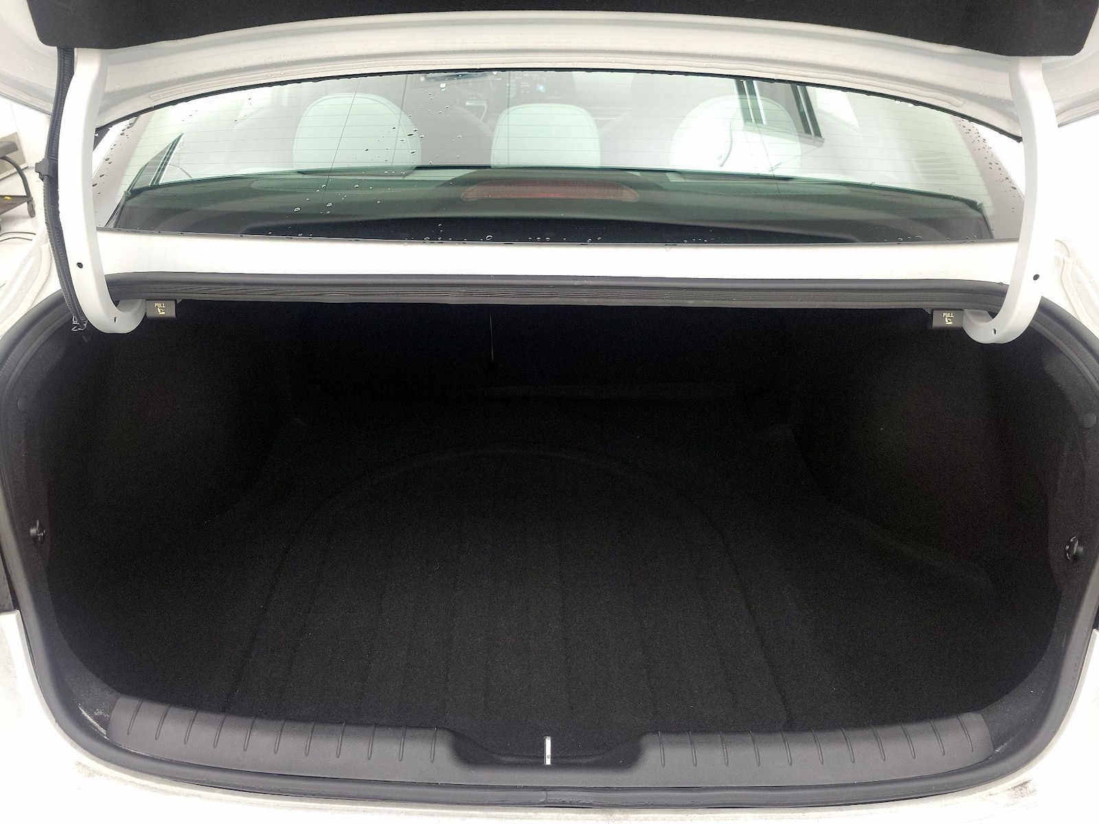 2025 Hyundai Elantra Limited - Photo 22