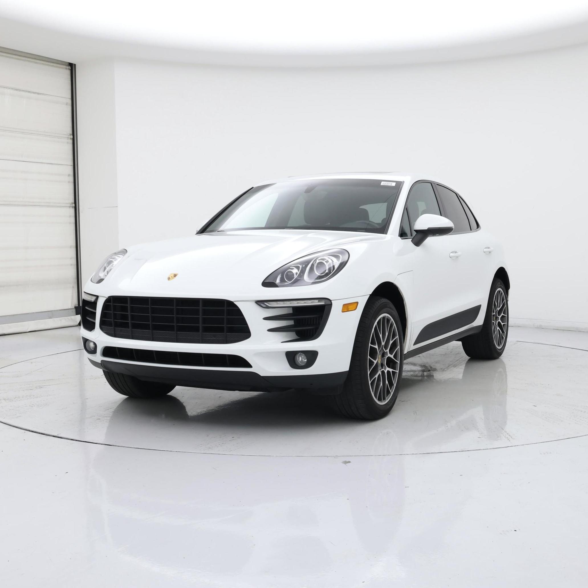 Thumbnail: 2015 Porsche Macan - 4
