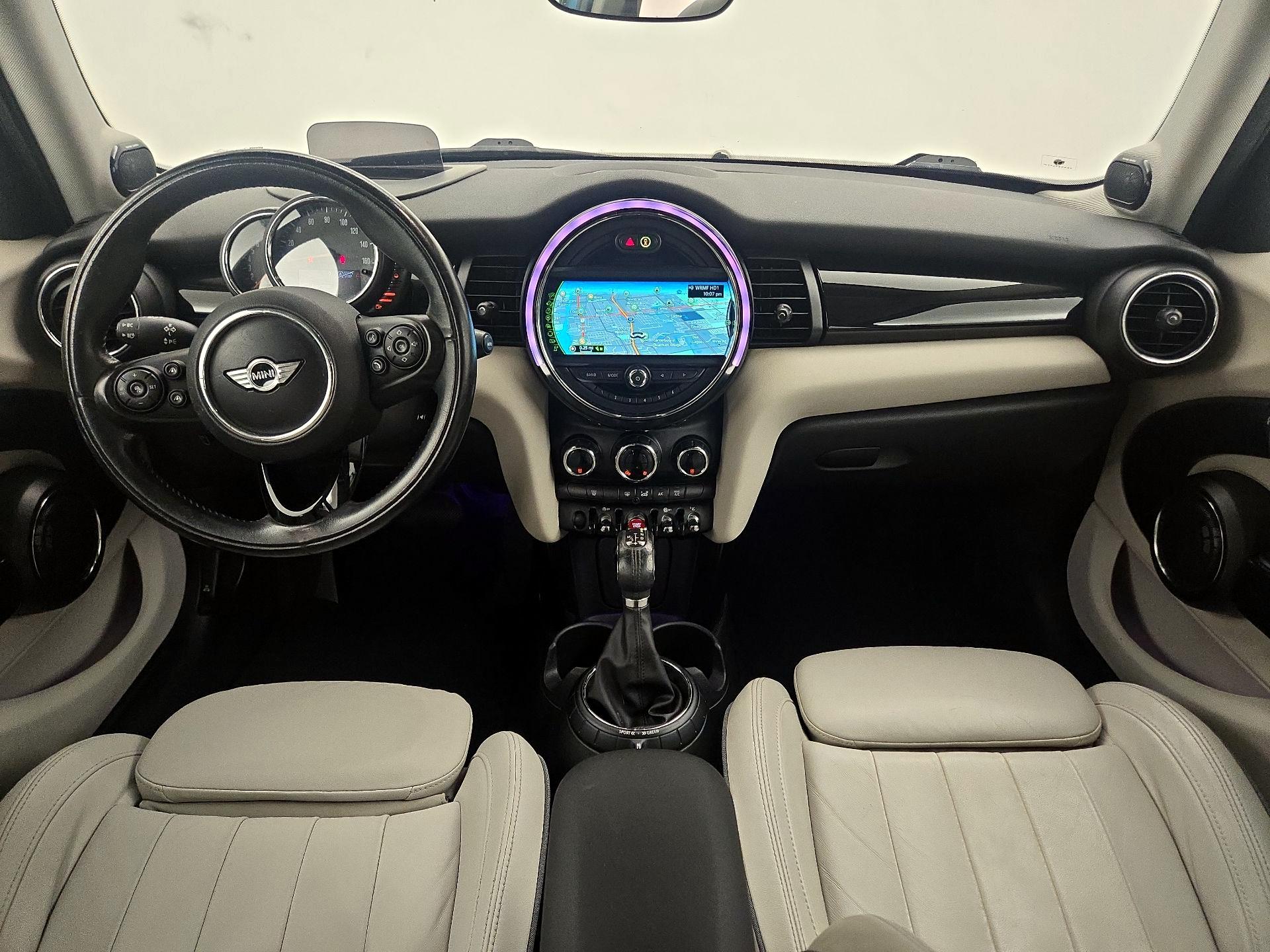 Thumbnail: 2016 MINI Cooper Hardtop - 9