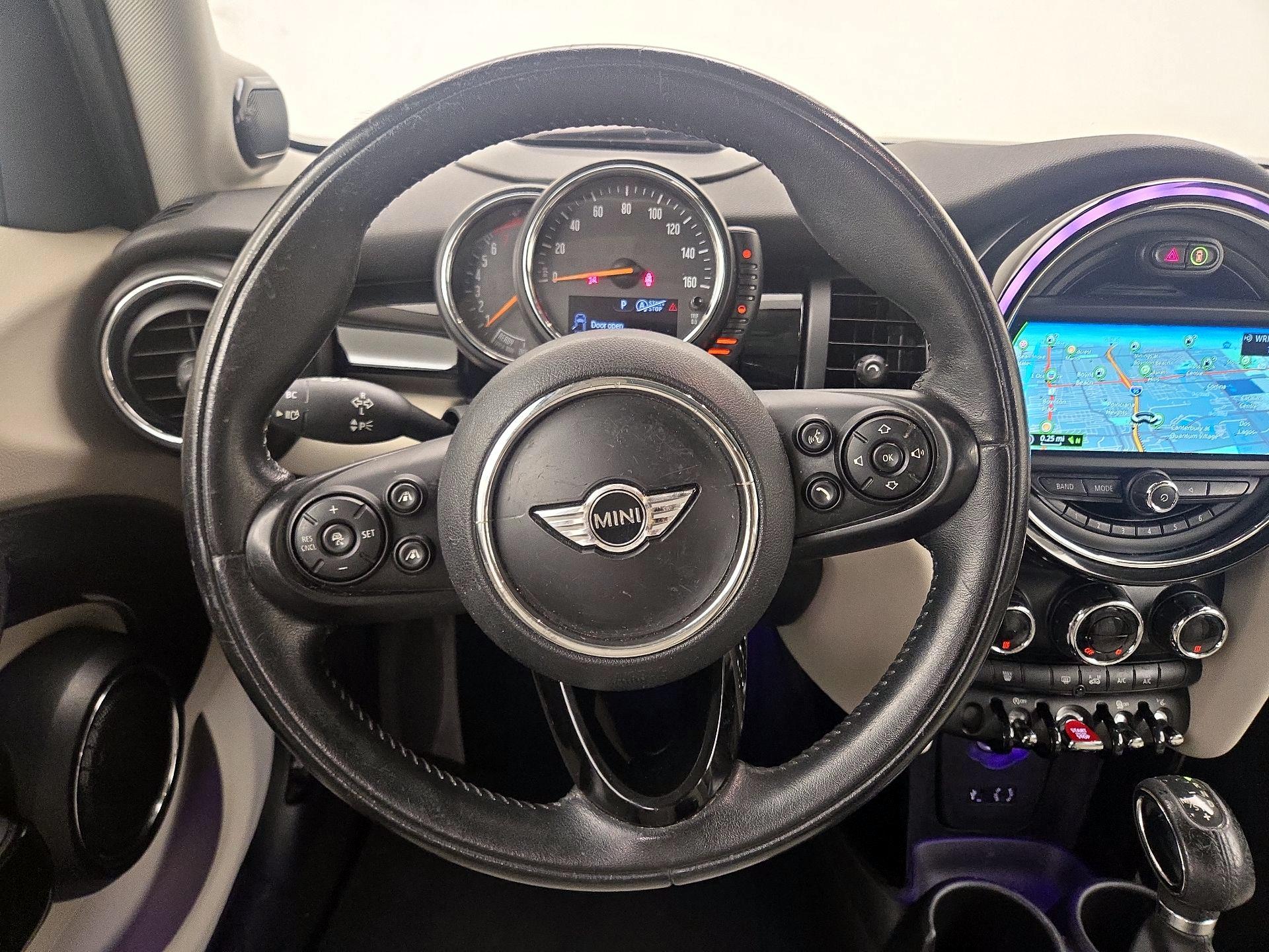 Thumbnail: 2016 MINI Cooper Hardtop - 10