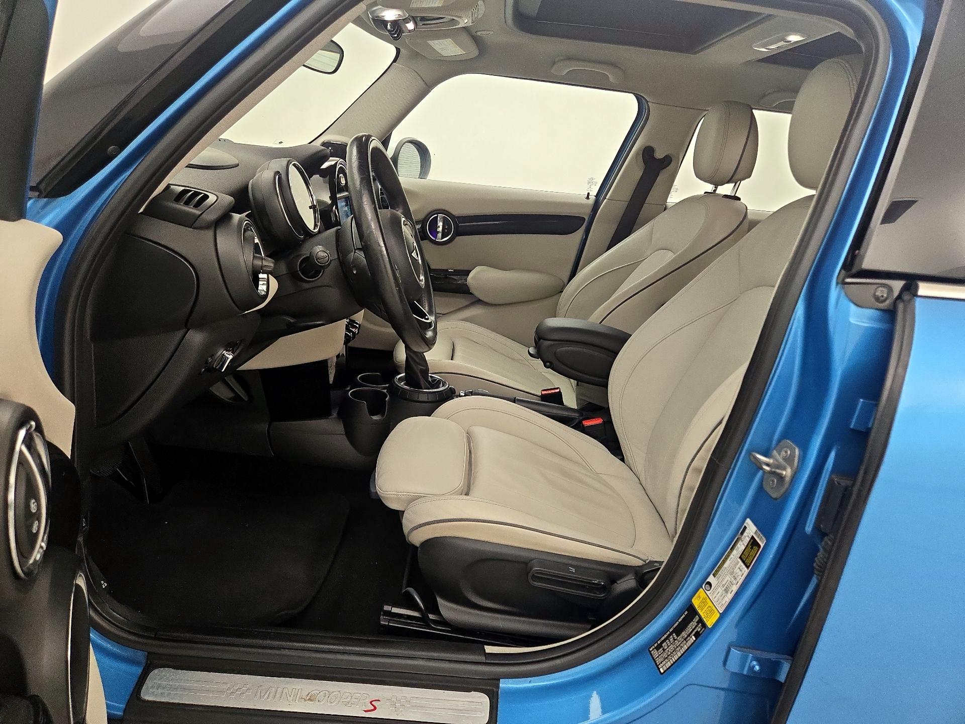 Thumbnail: 2016 MINI Cooper Hardtop - 11
