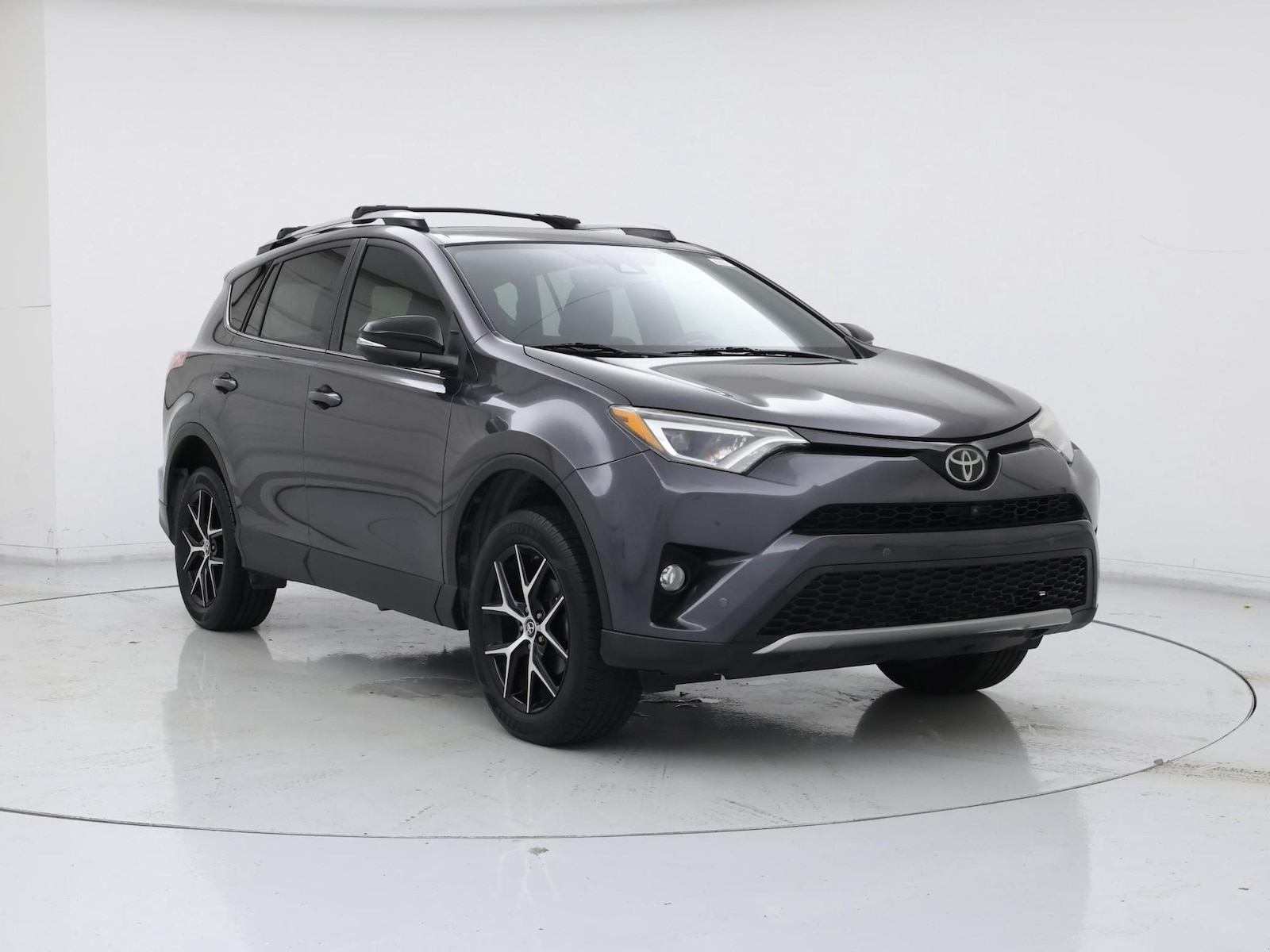 2018 Toyota RAV4 SE - Photo 2