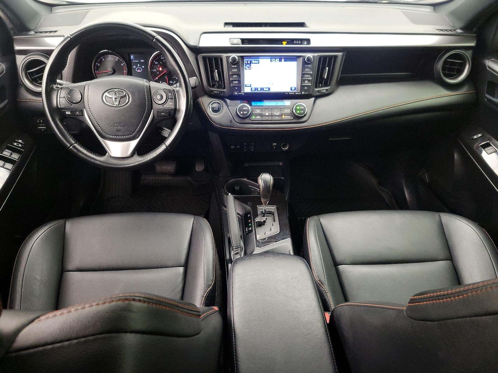 2018 Toyota RAV4 SE - Photo 10