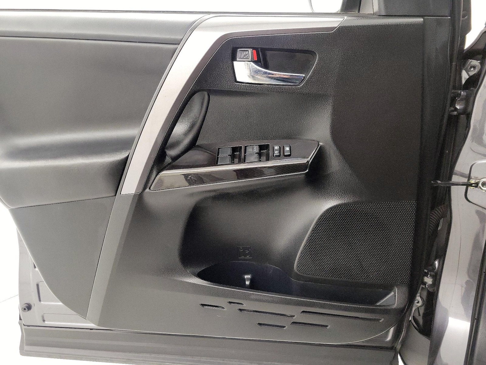 2018 Toyota RAV4 SE - Photo 13