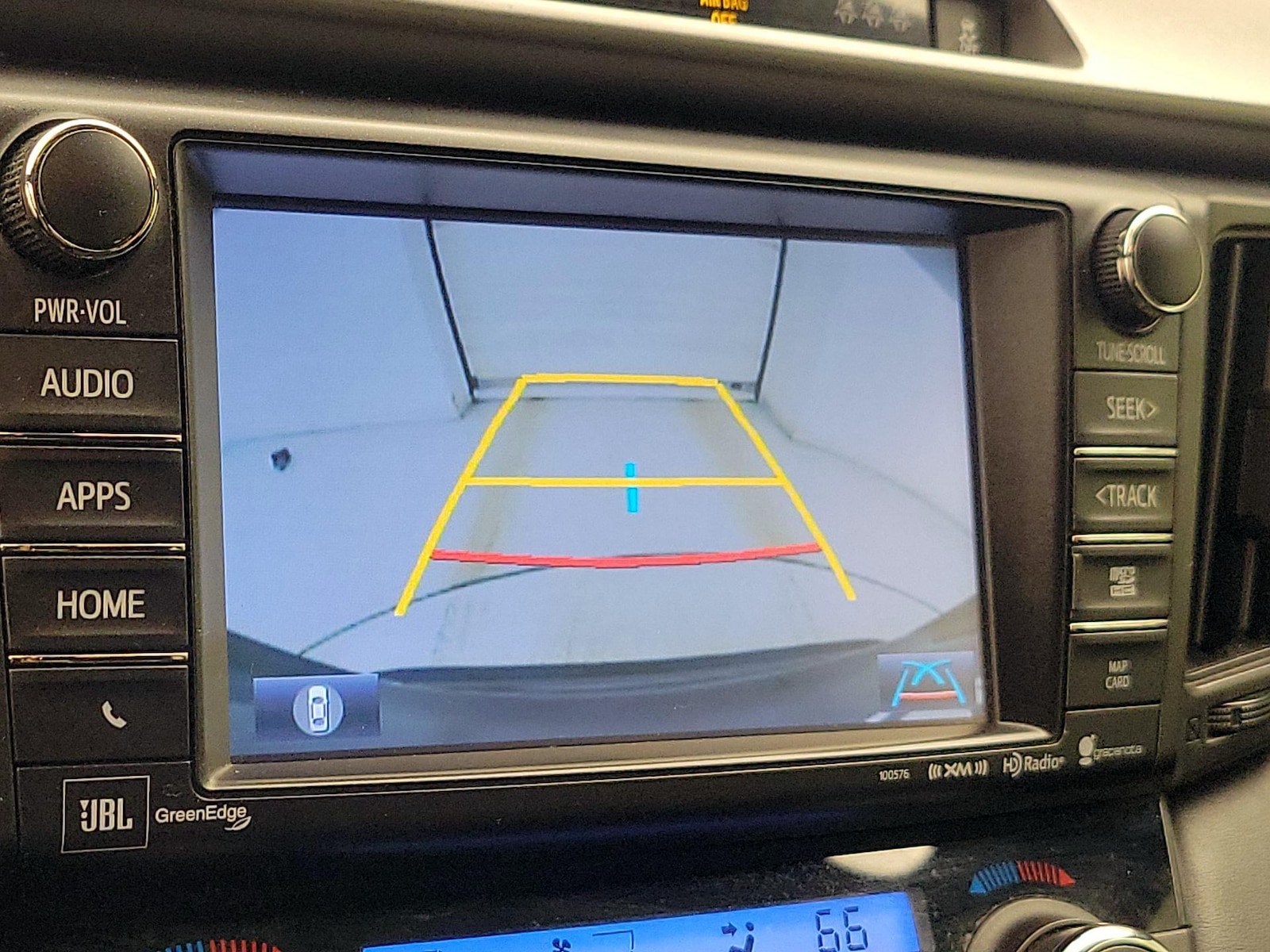 2018 Toyota RAV4 SE - Photo 16