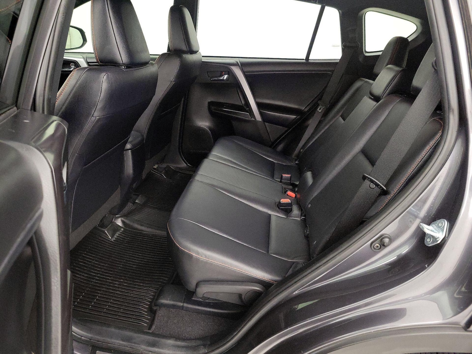 2018 Toyota RAV4 SE - Photo 22