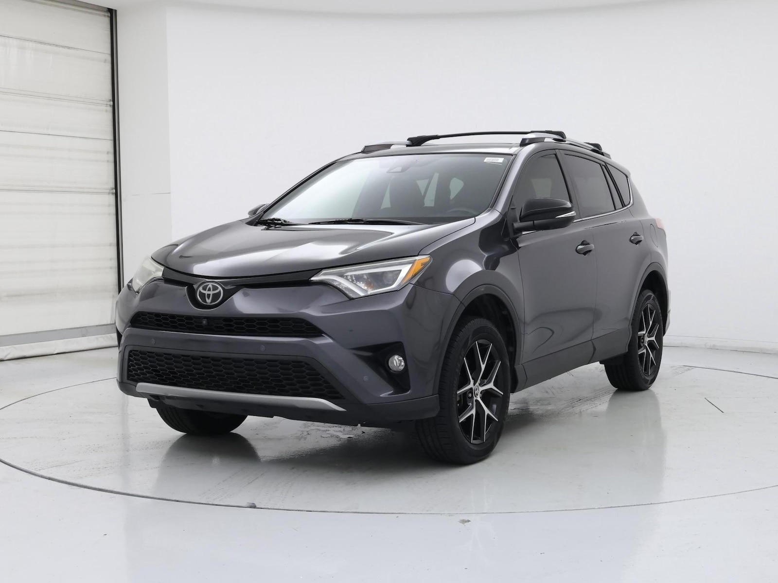 2018 Toyota RAV4 SE - Photo 5