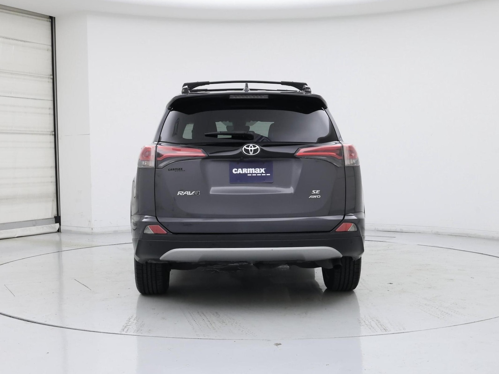 2018 Toyota RAV4 SE - Photo 7