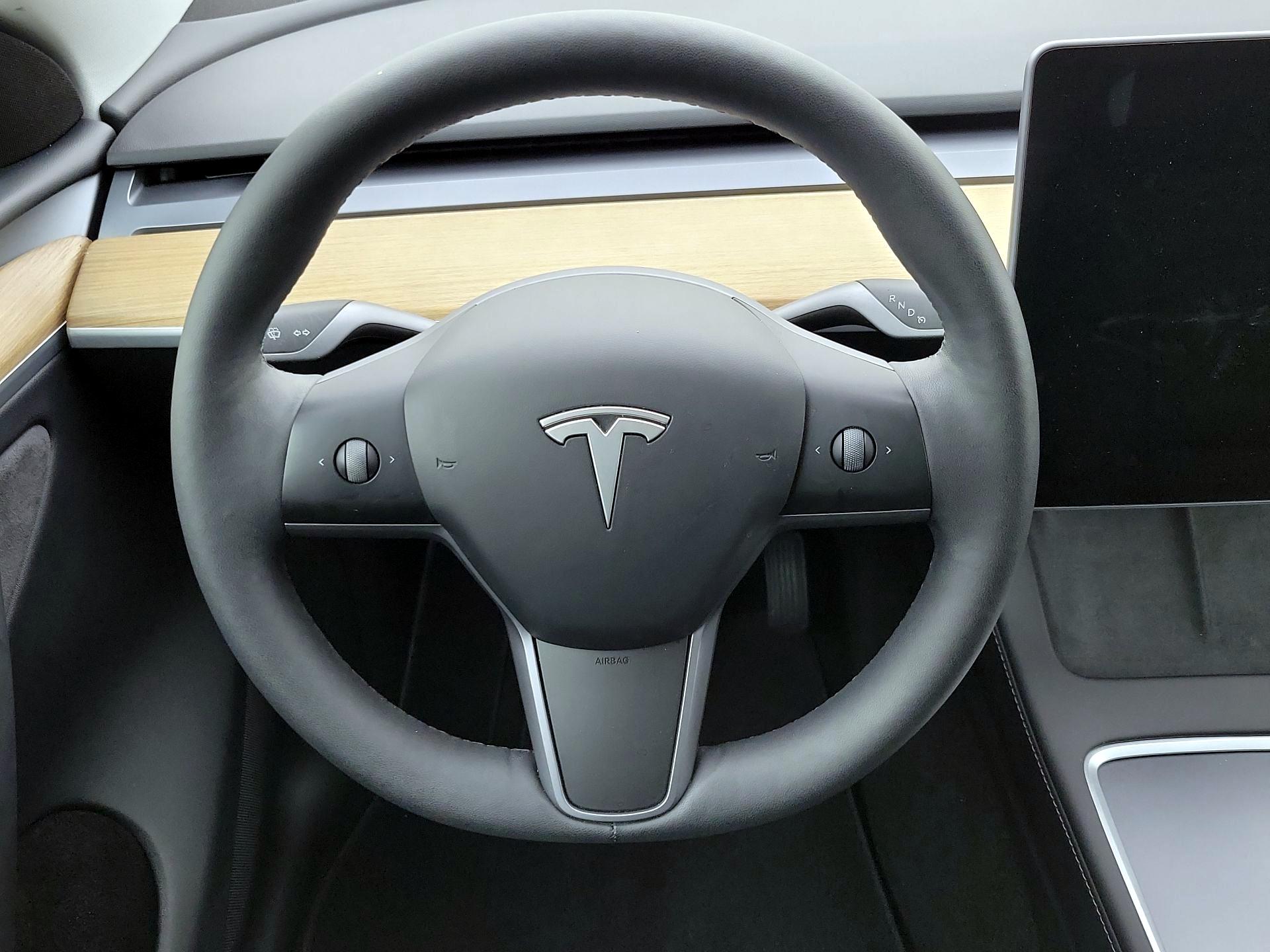 Thumbnail: 2025 Tesla Model Y - 10