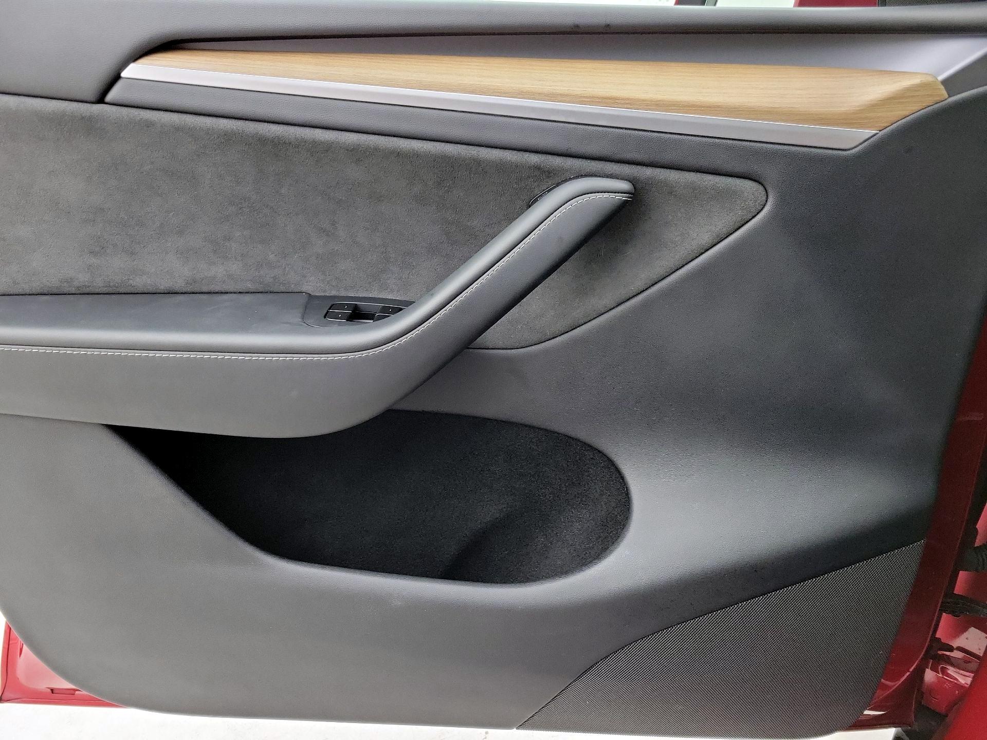 Thumbnail: 2025 Tesla Model Y - 12