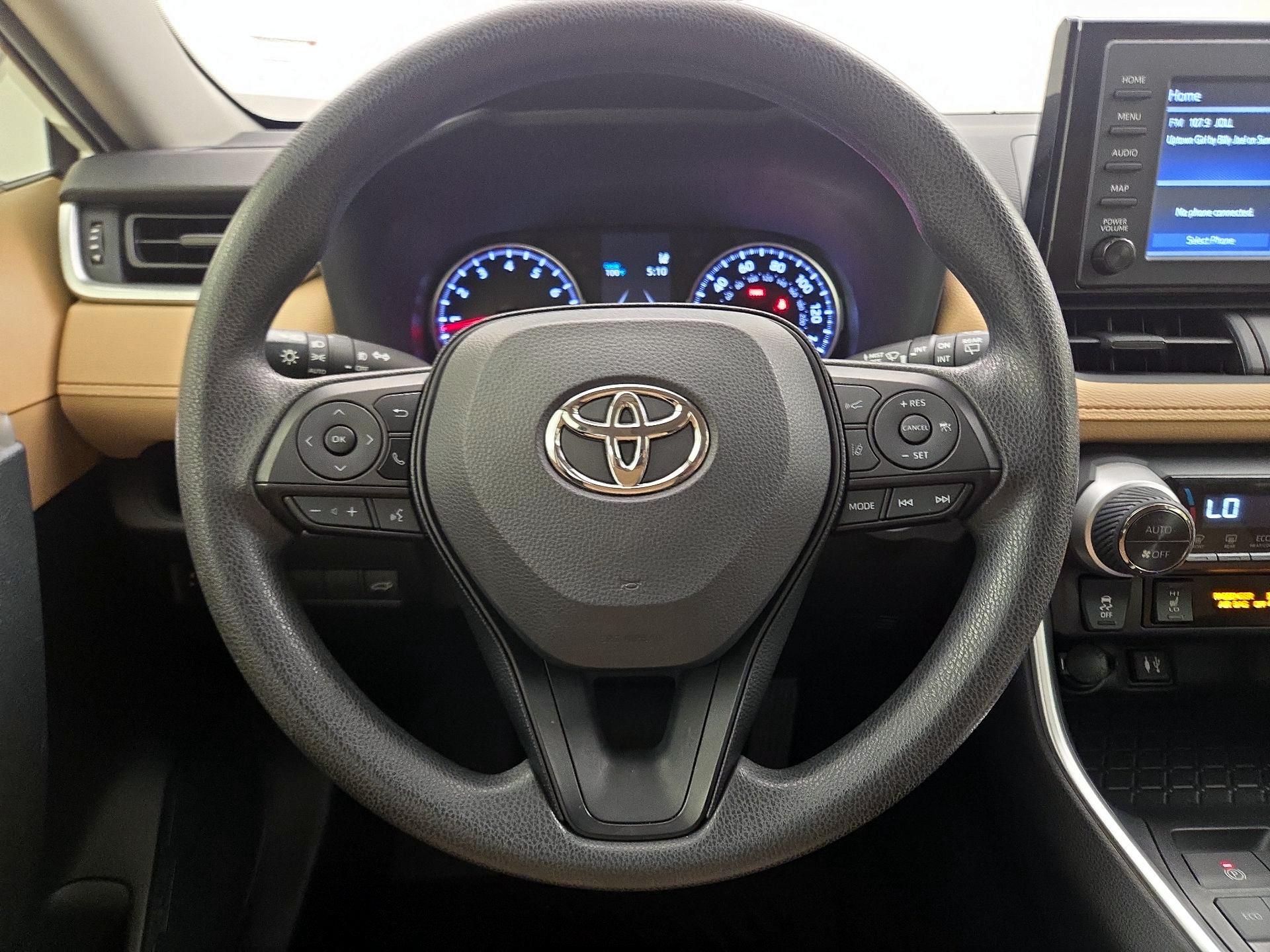 Thumbnail: 2019 Toyota RAV4 - 10