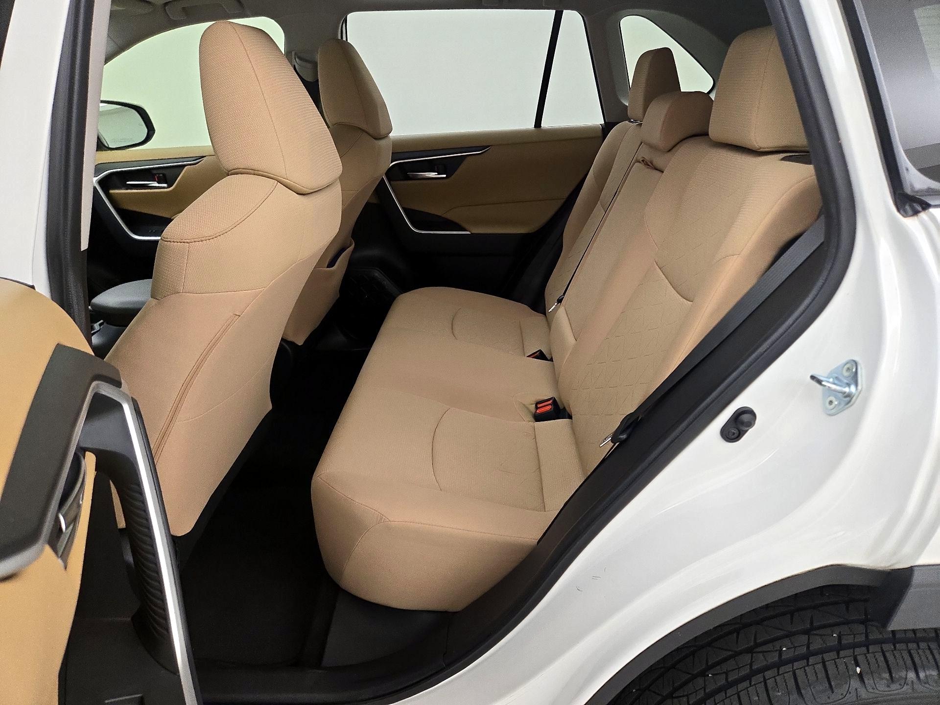 Thumbnail: 2019 Toyota RAV4 - 20