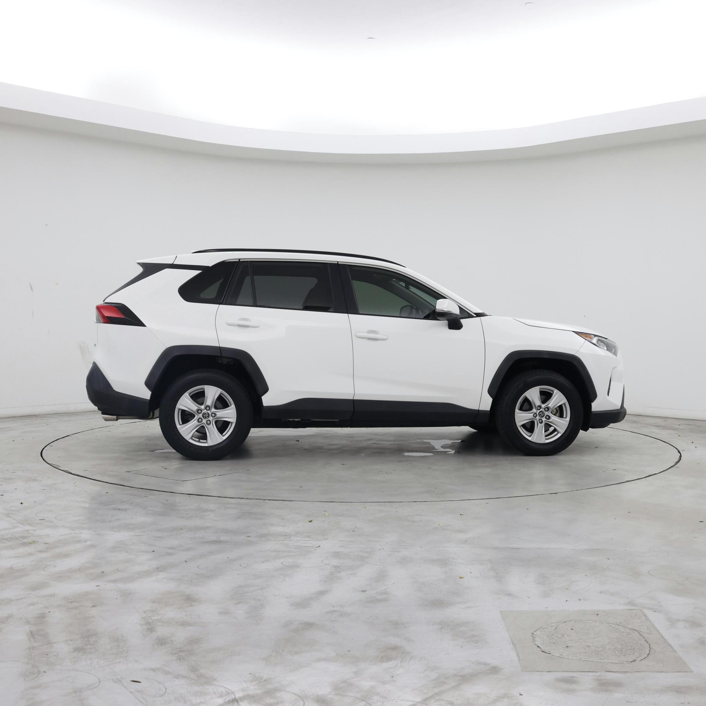 Thumbnail: 2019 Toyota RAV4 - 7