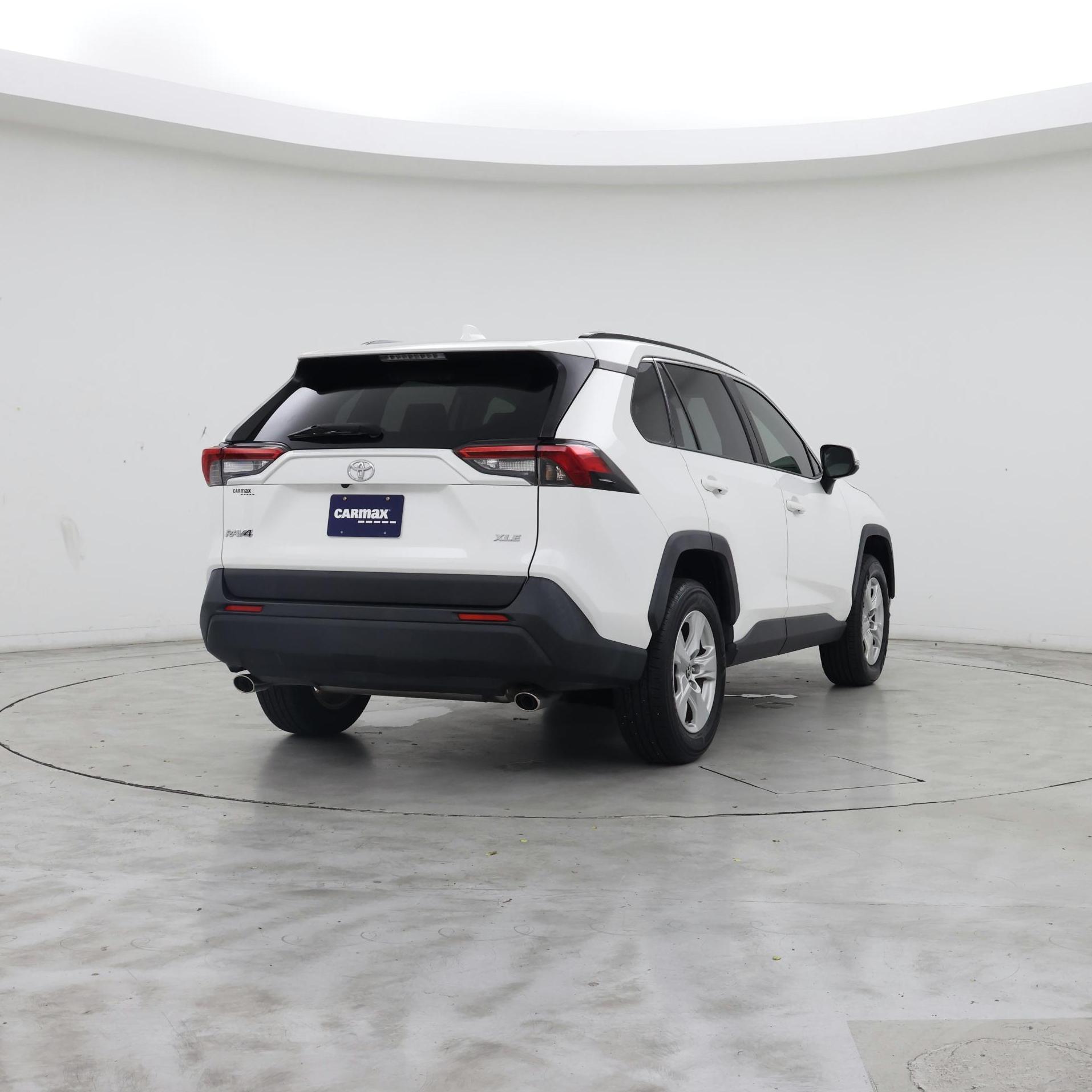 Thumbnail: 2019 Toyota RAV4 - 8