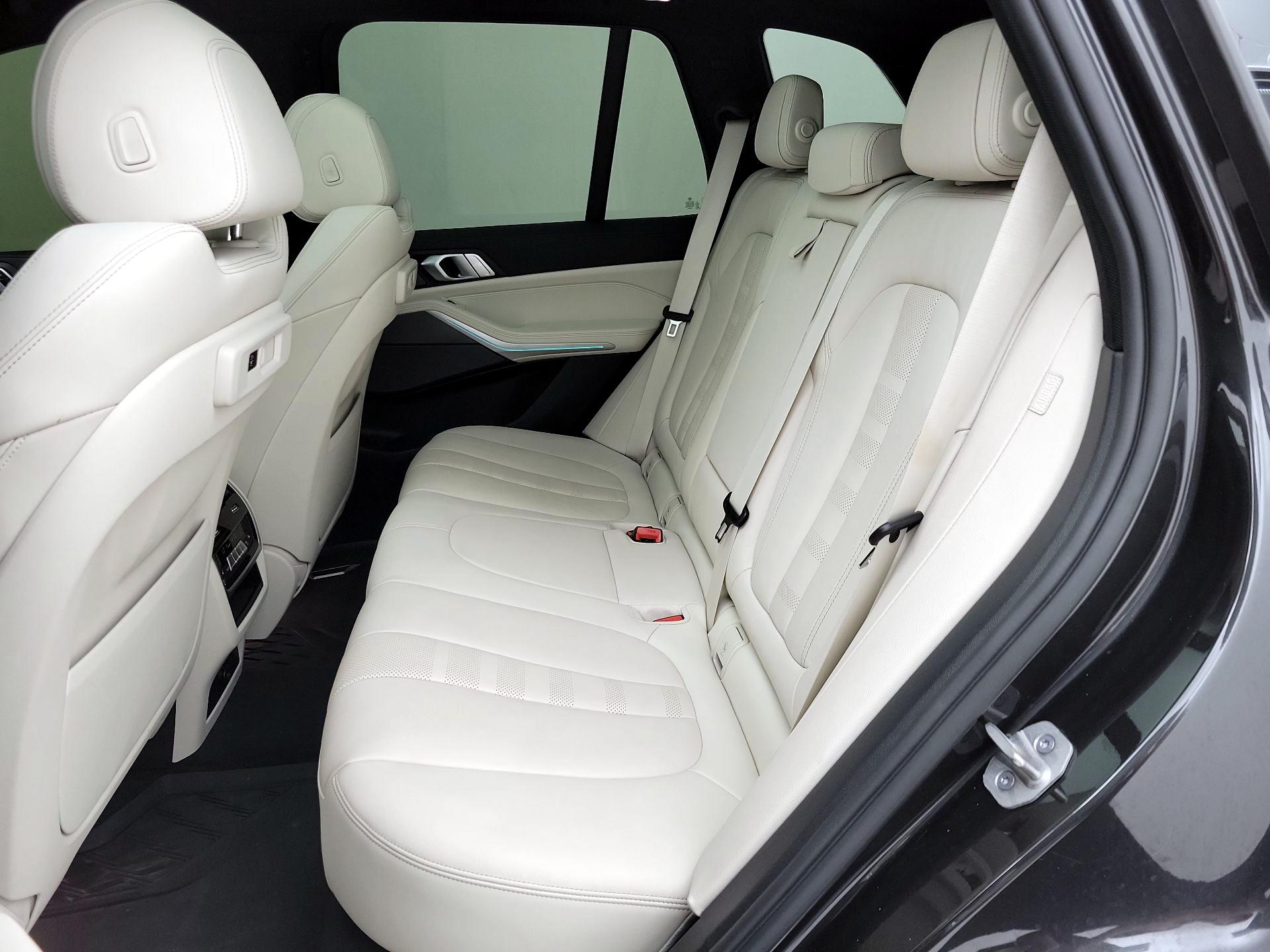 Thumbnail: 2021 BMW X5 - 20