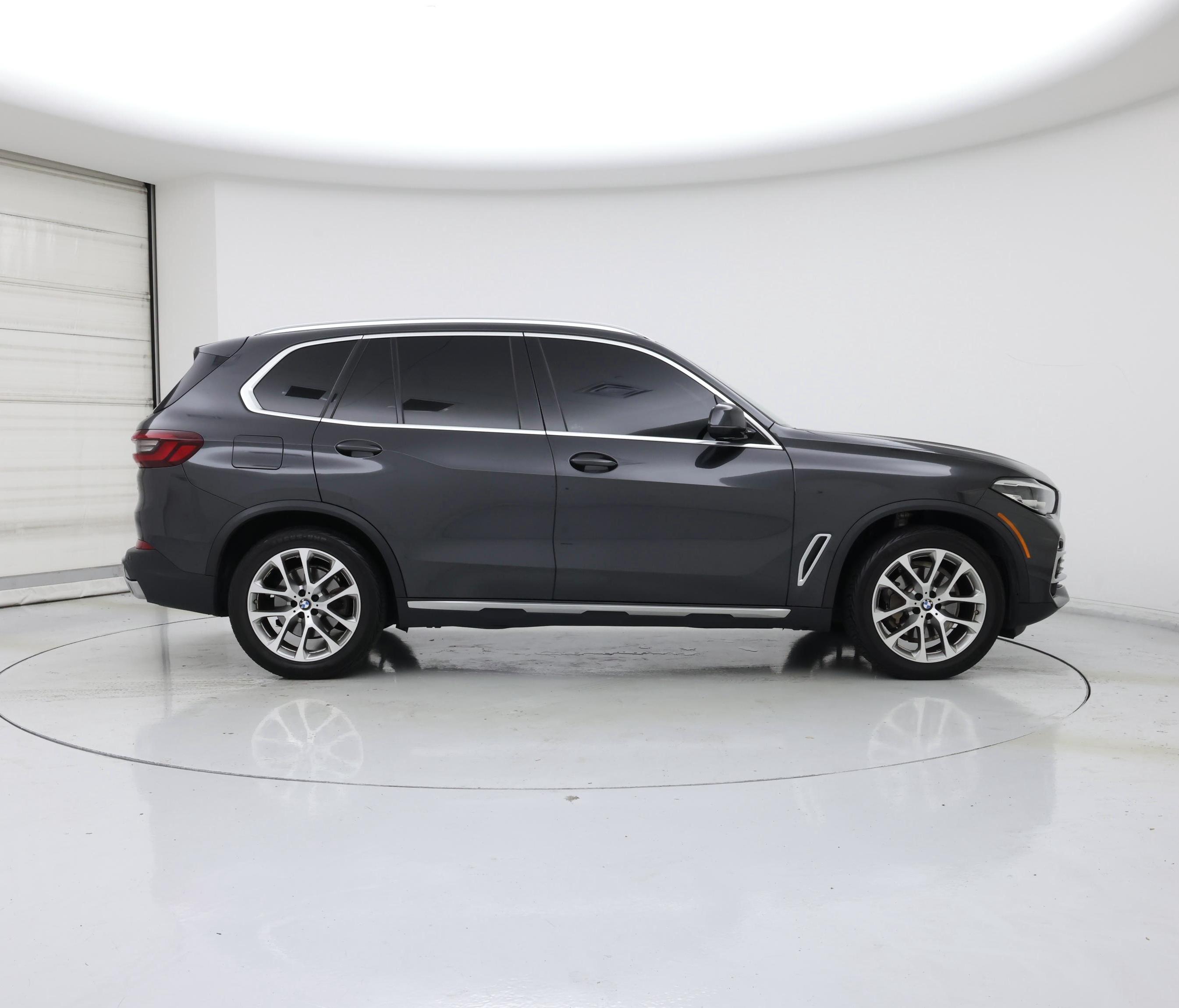 Thumbnail: 2021 BMW X5 - 7
