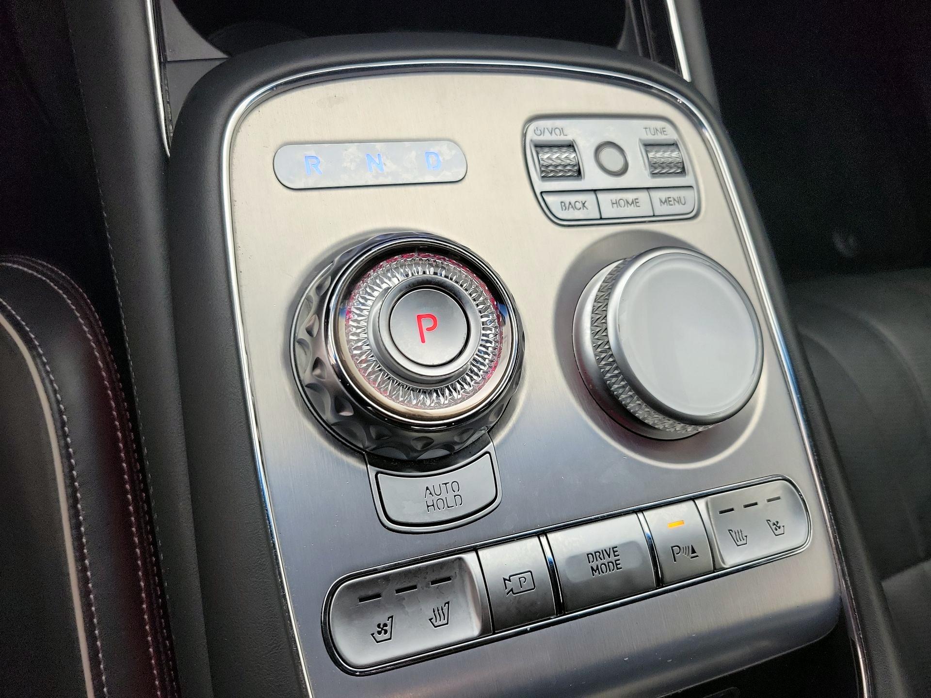 Thumbnail: 2023 Genesis G90 - 18