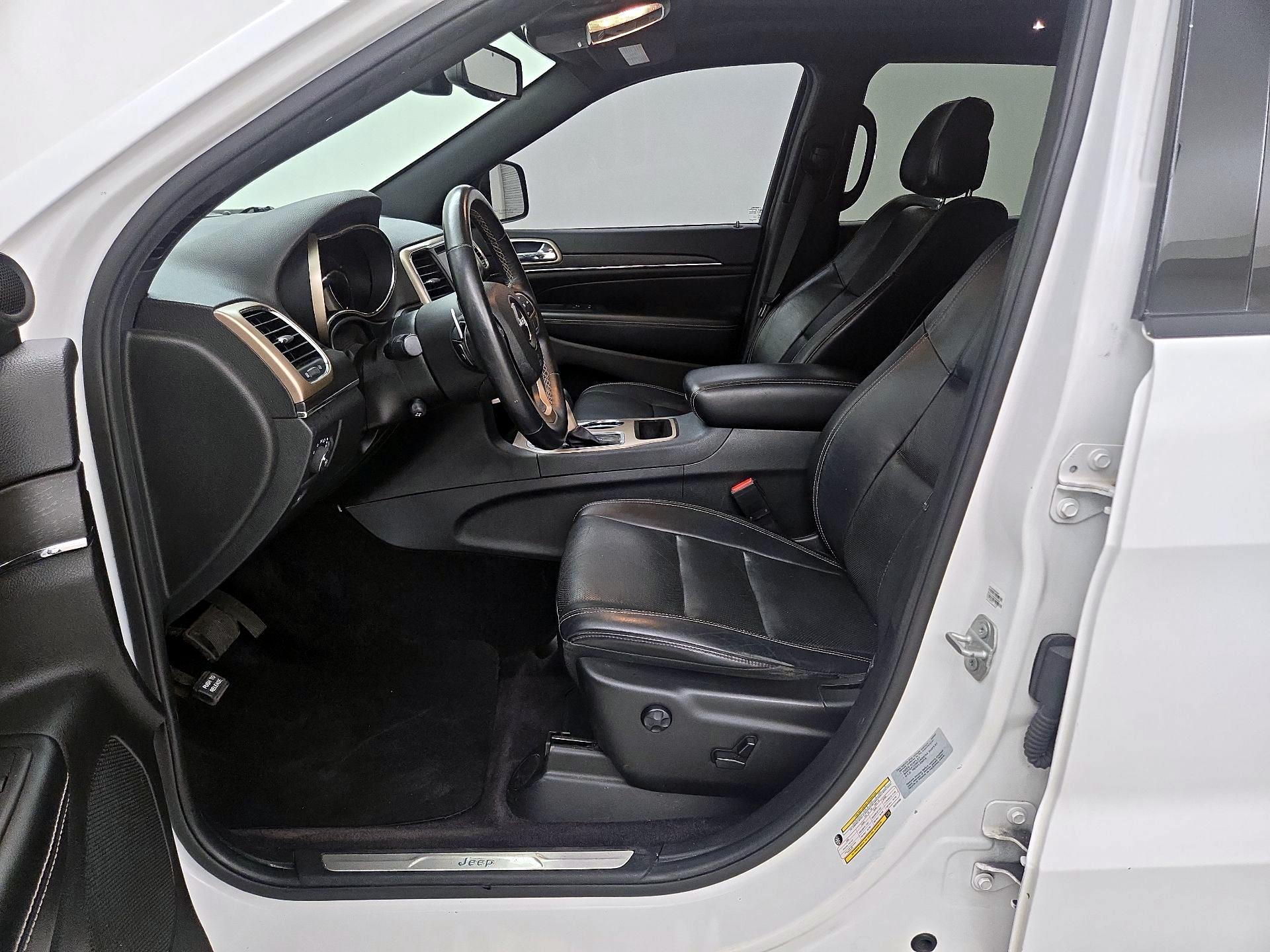 Thumbnail: 2016 Jeep Grand Cherokee - 11