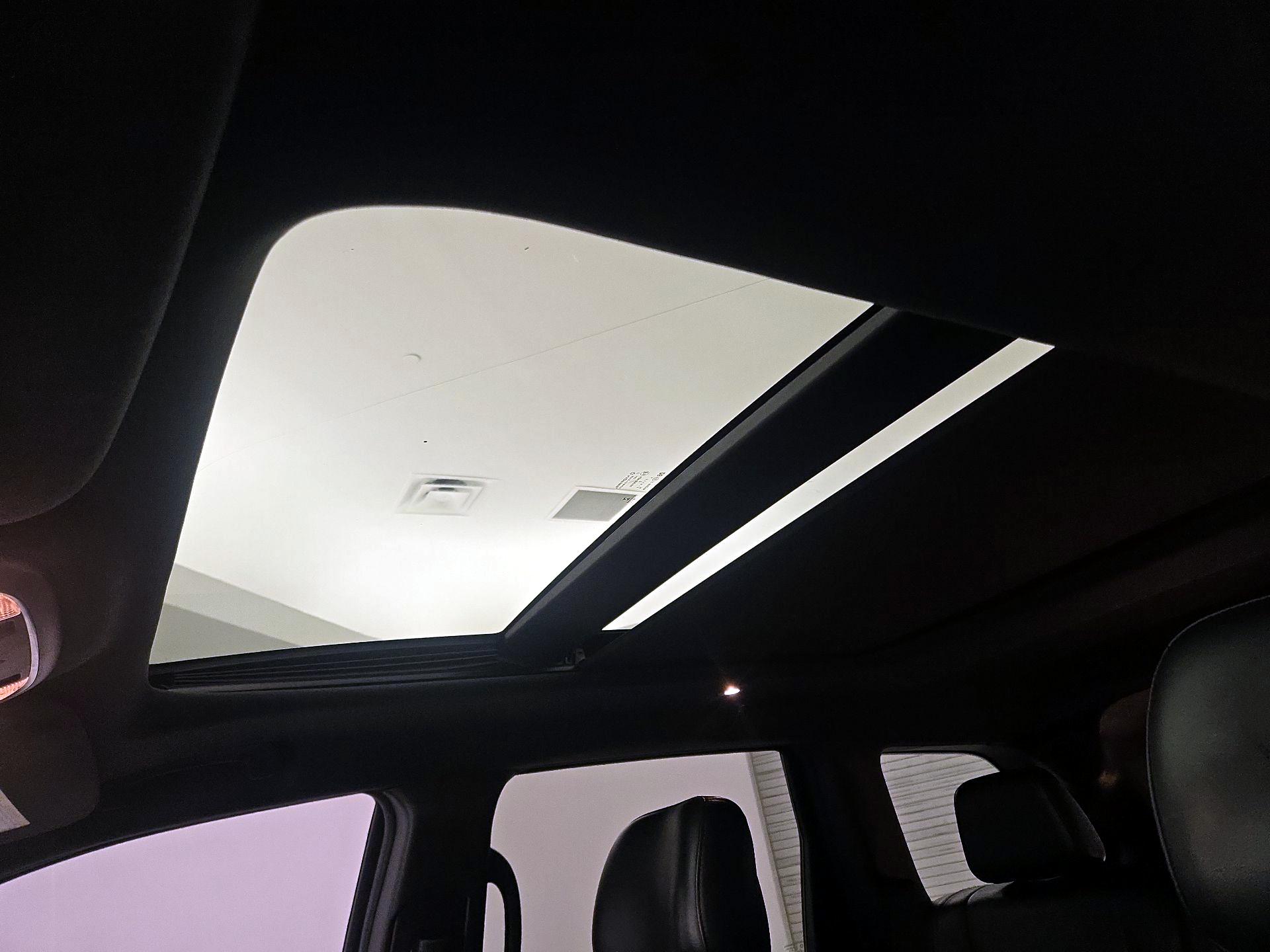 Thumbnail: 2016 Jeep Grand Cherokee - 20