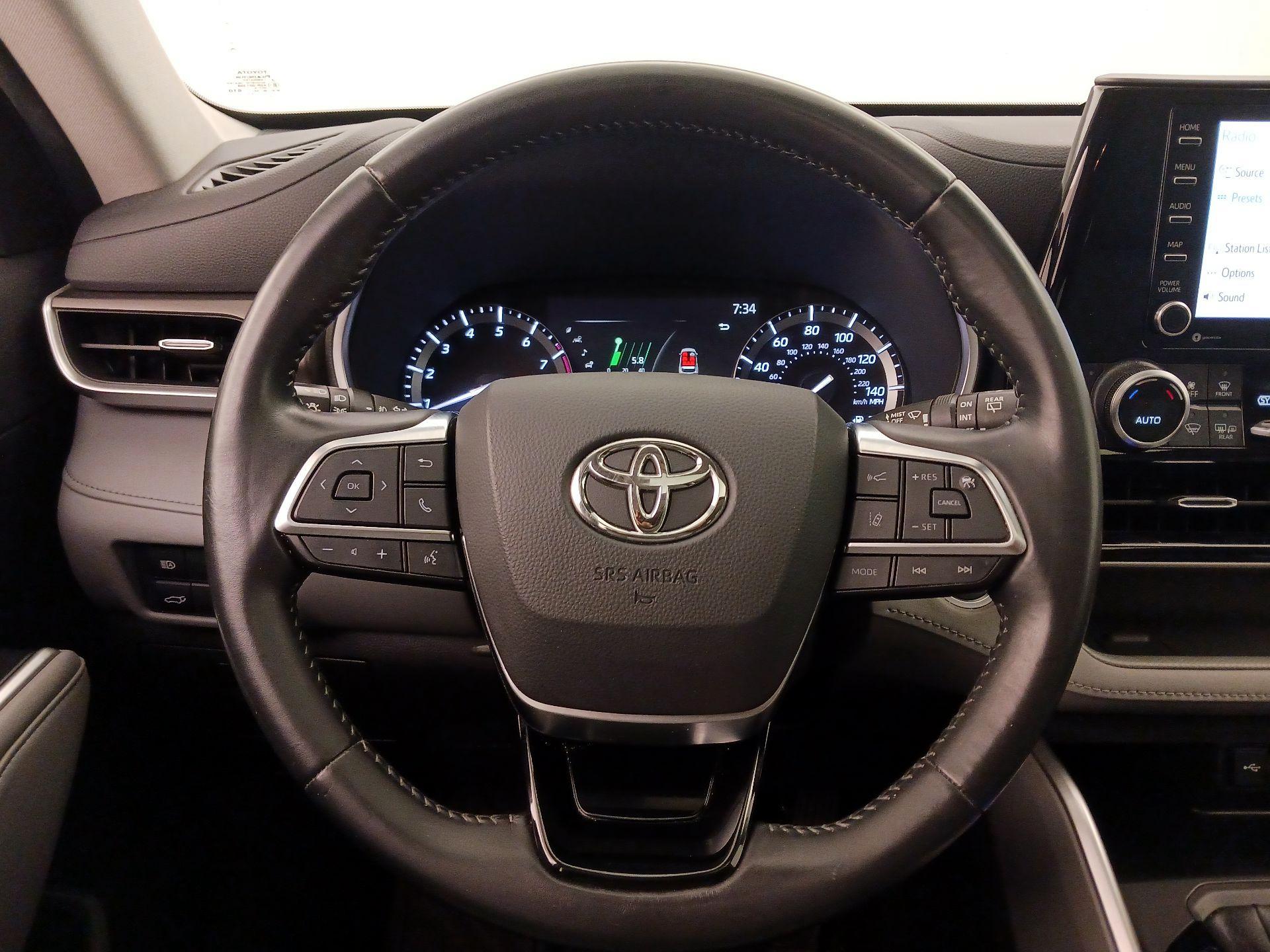 Thumbnail: 2021 Toyota Highlander - 10