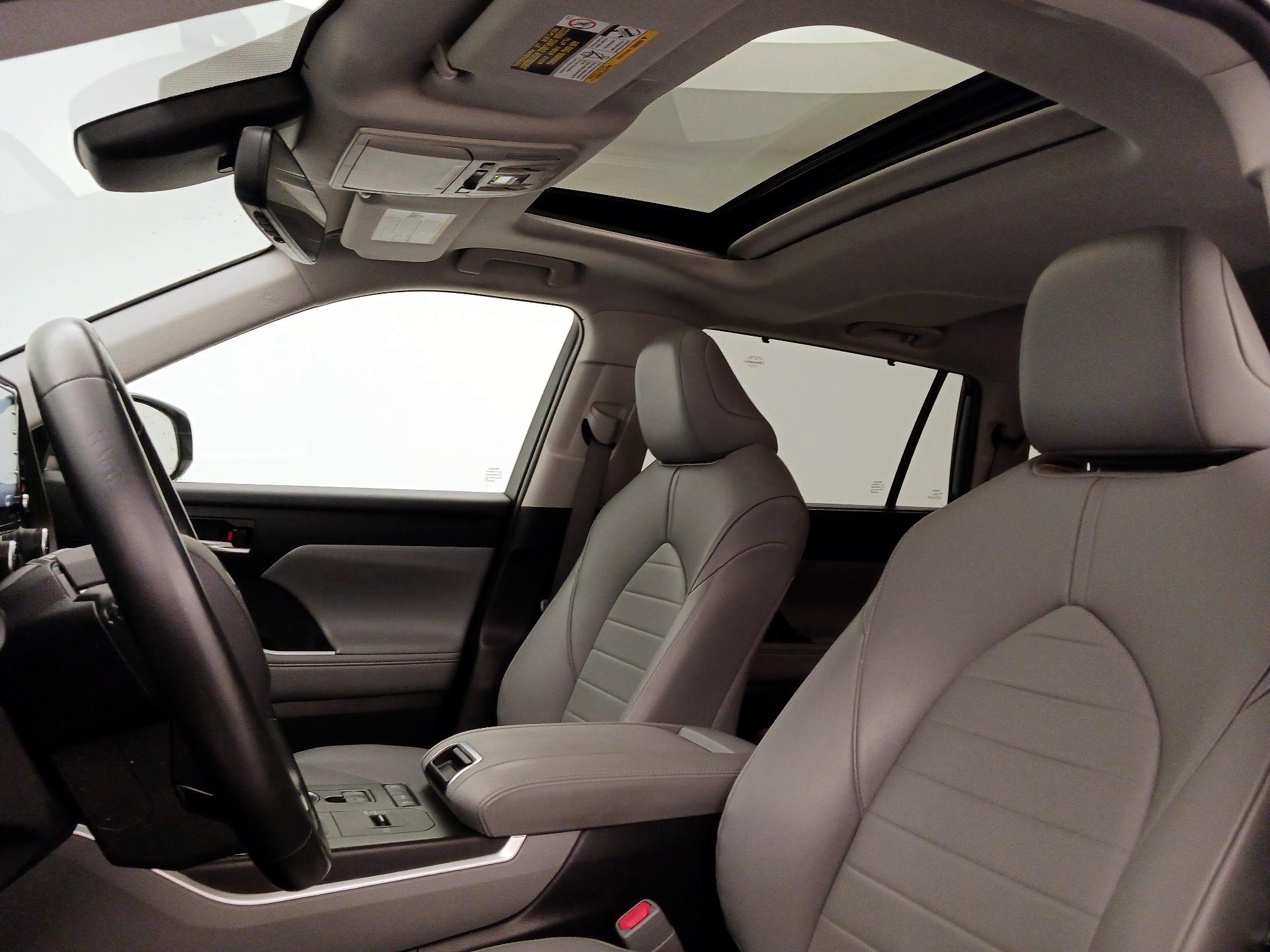 Thumbnail: 2021 Toyota Highlander - 19