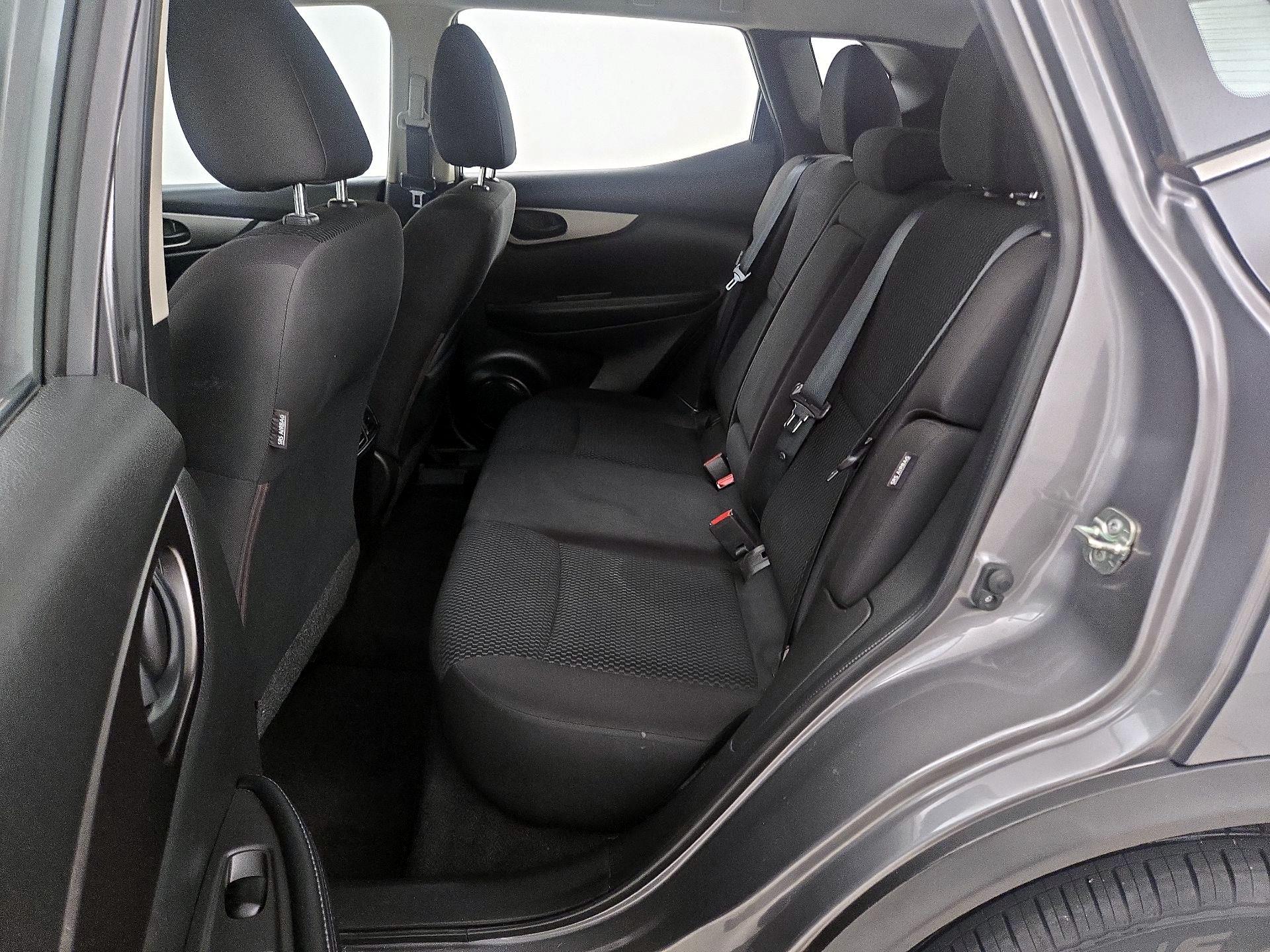 Thumbnail: 2020 Nissan Rogue Sport - 19