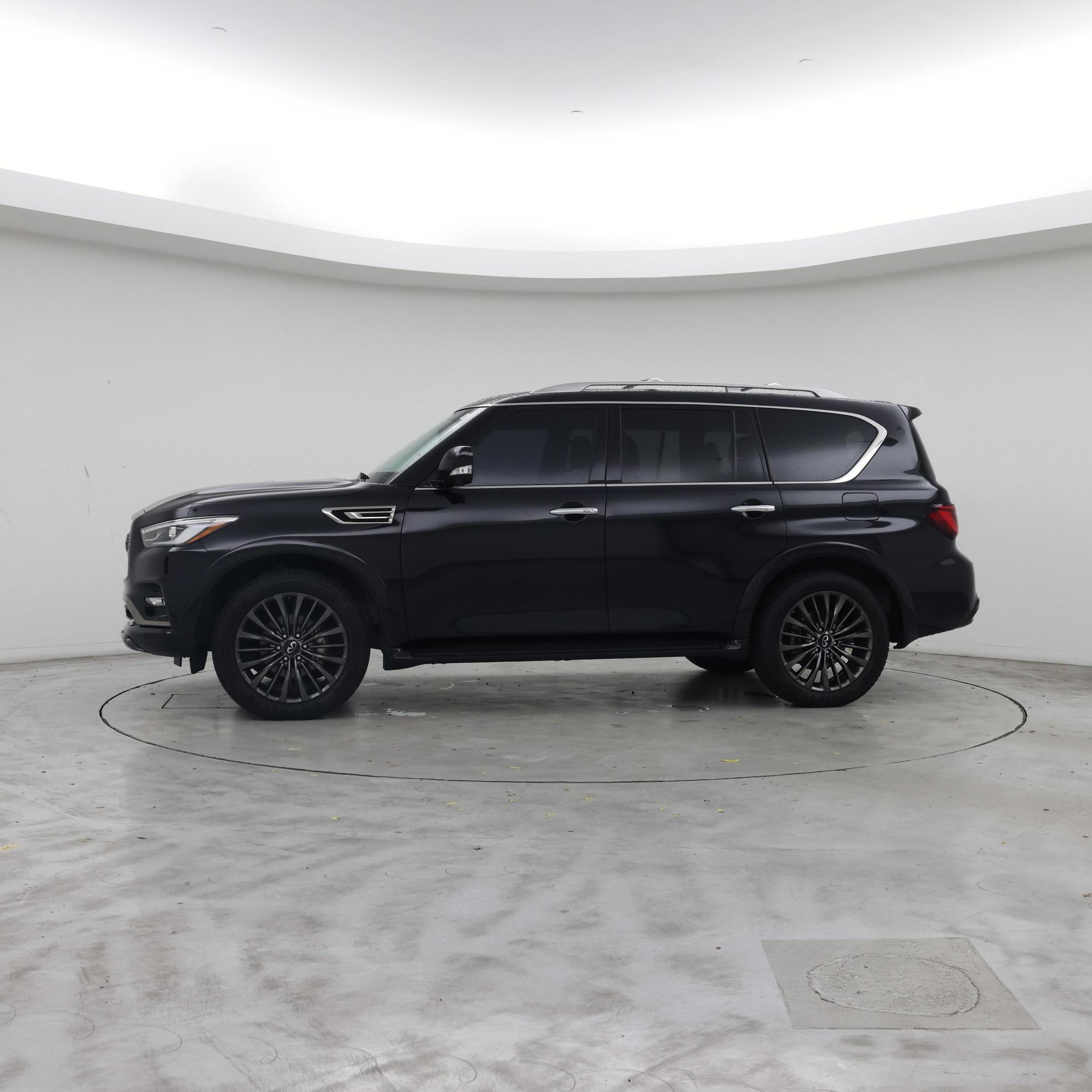 Thumbnail: 2023 INFINITI QX80 - 3