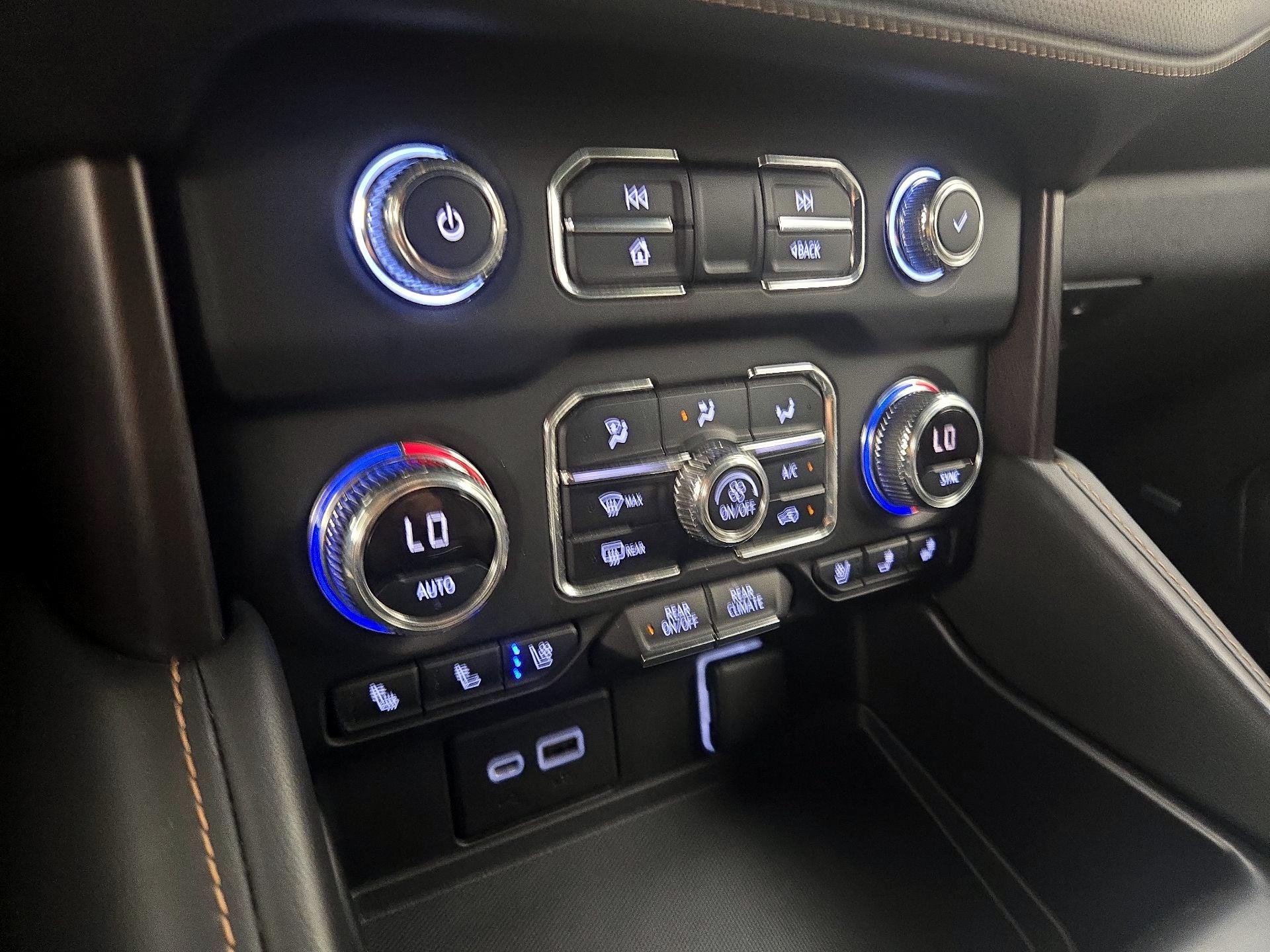Thumbnail: 2022 GMC Yukon XL - 16