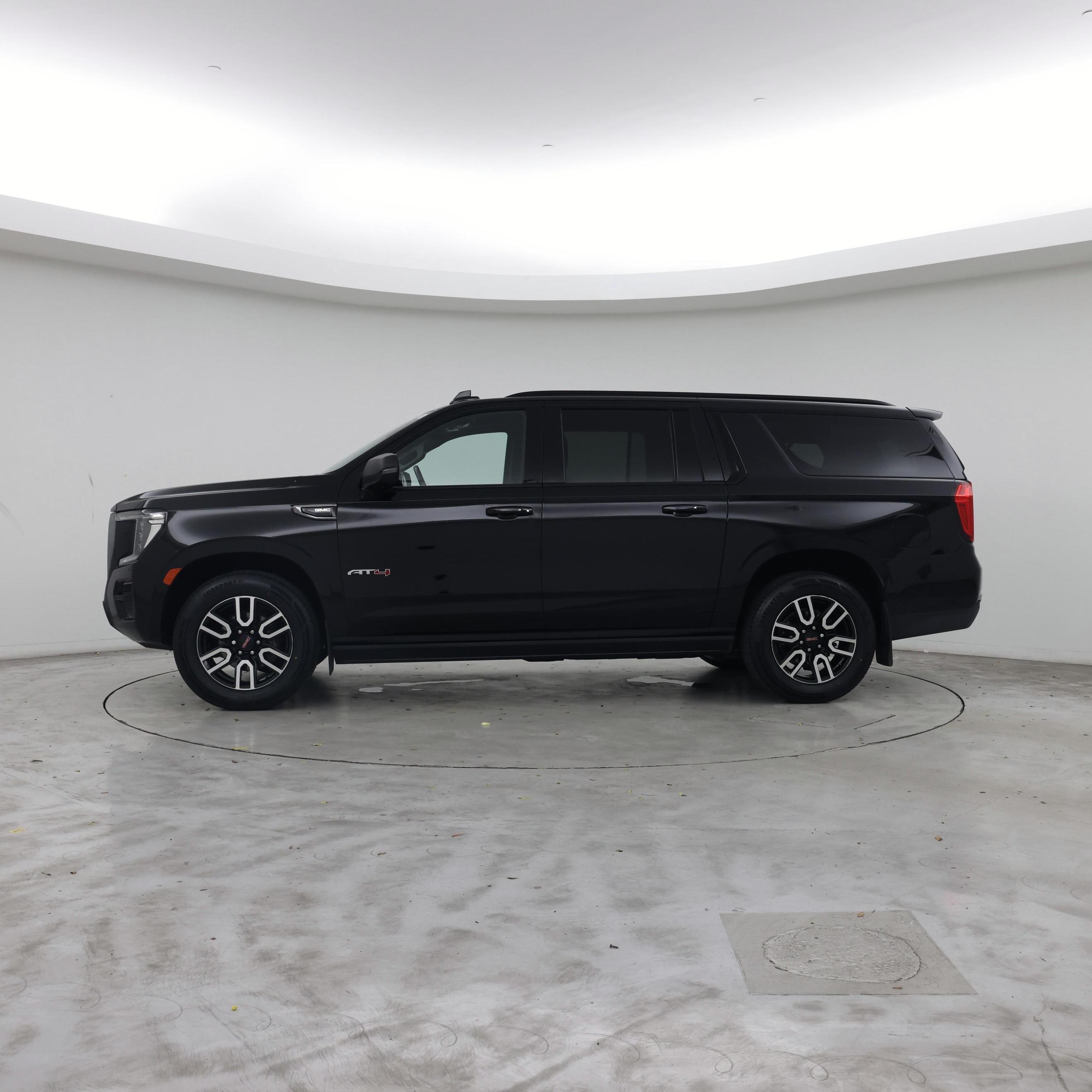 Thumbnail: 2022 GMC Yukon XL - 3